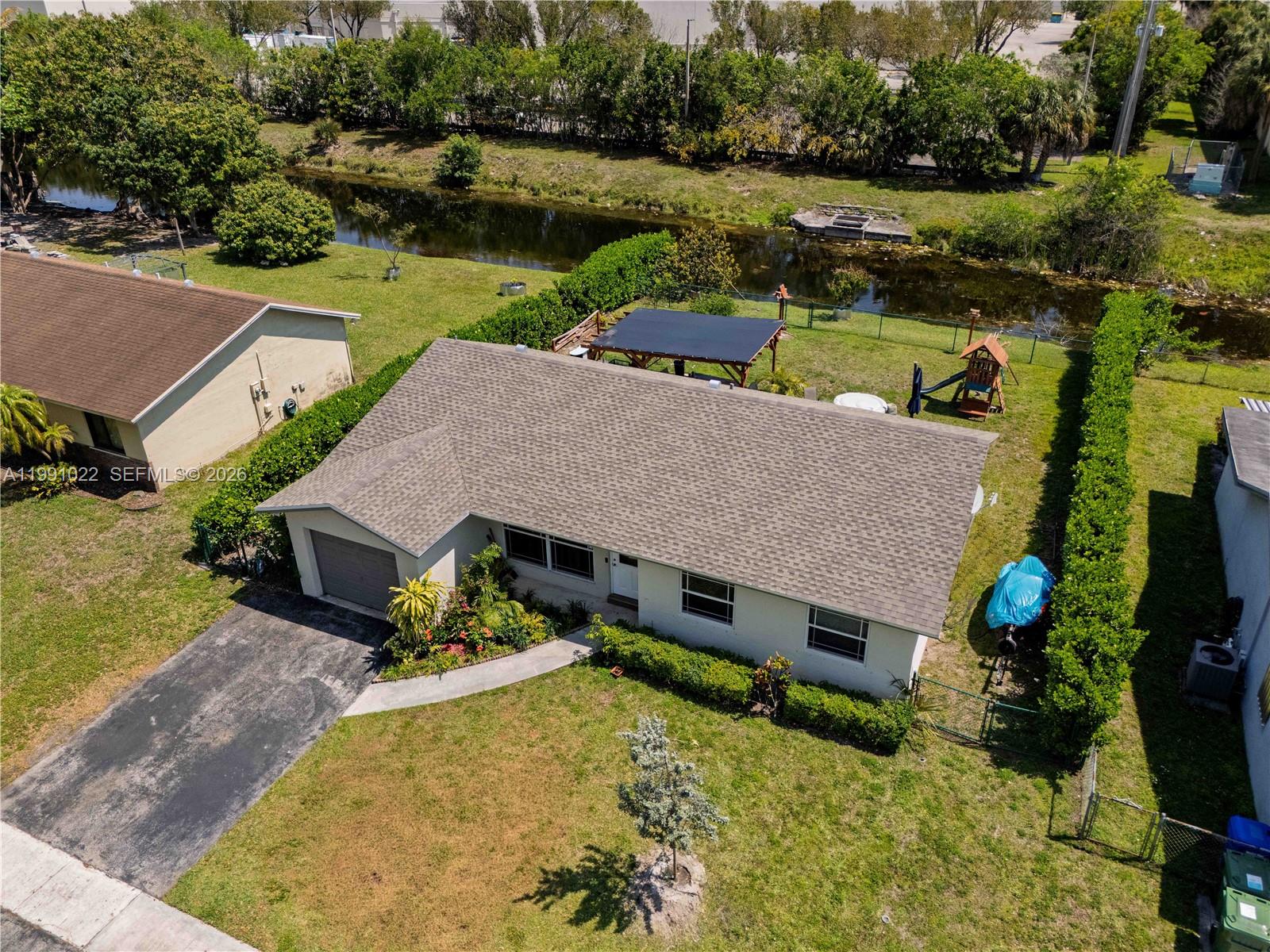 401 NW 83rd Way Pembroke Pines, FL 33024
