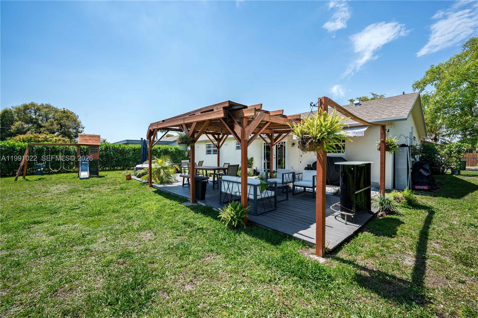 401 NW 83rd Way Pembroke Pines, FL 33024