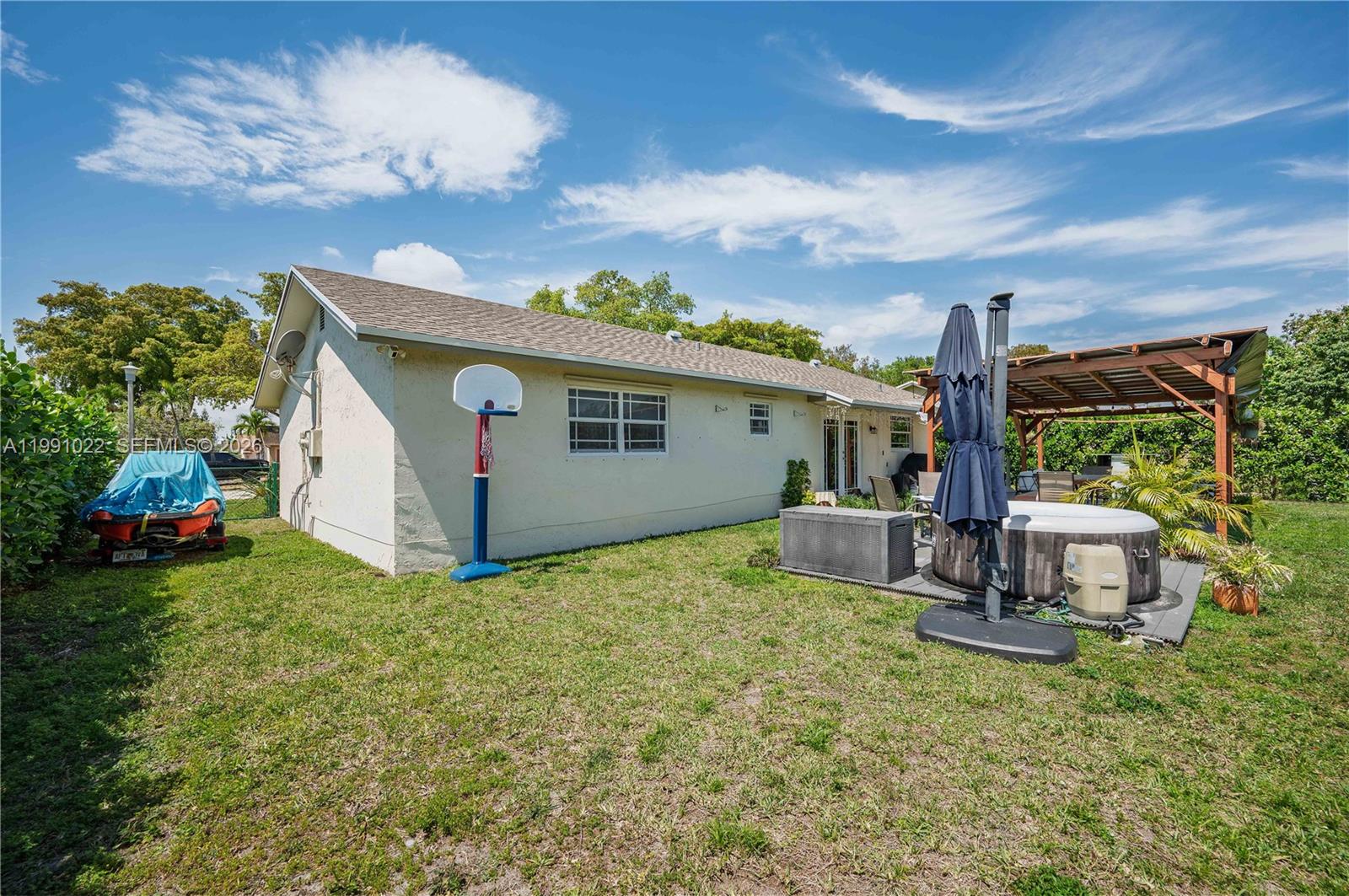 401 NW 83rd Way Pembroke Pines, FL 33024