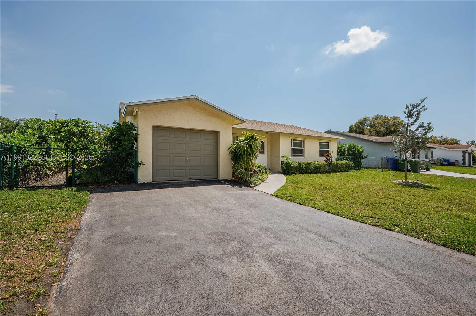 401 NW 83rd Way Pembroke Pines, FL 33024