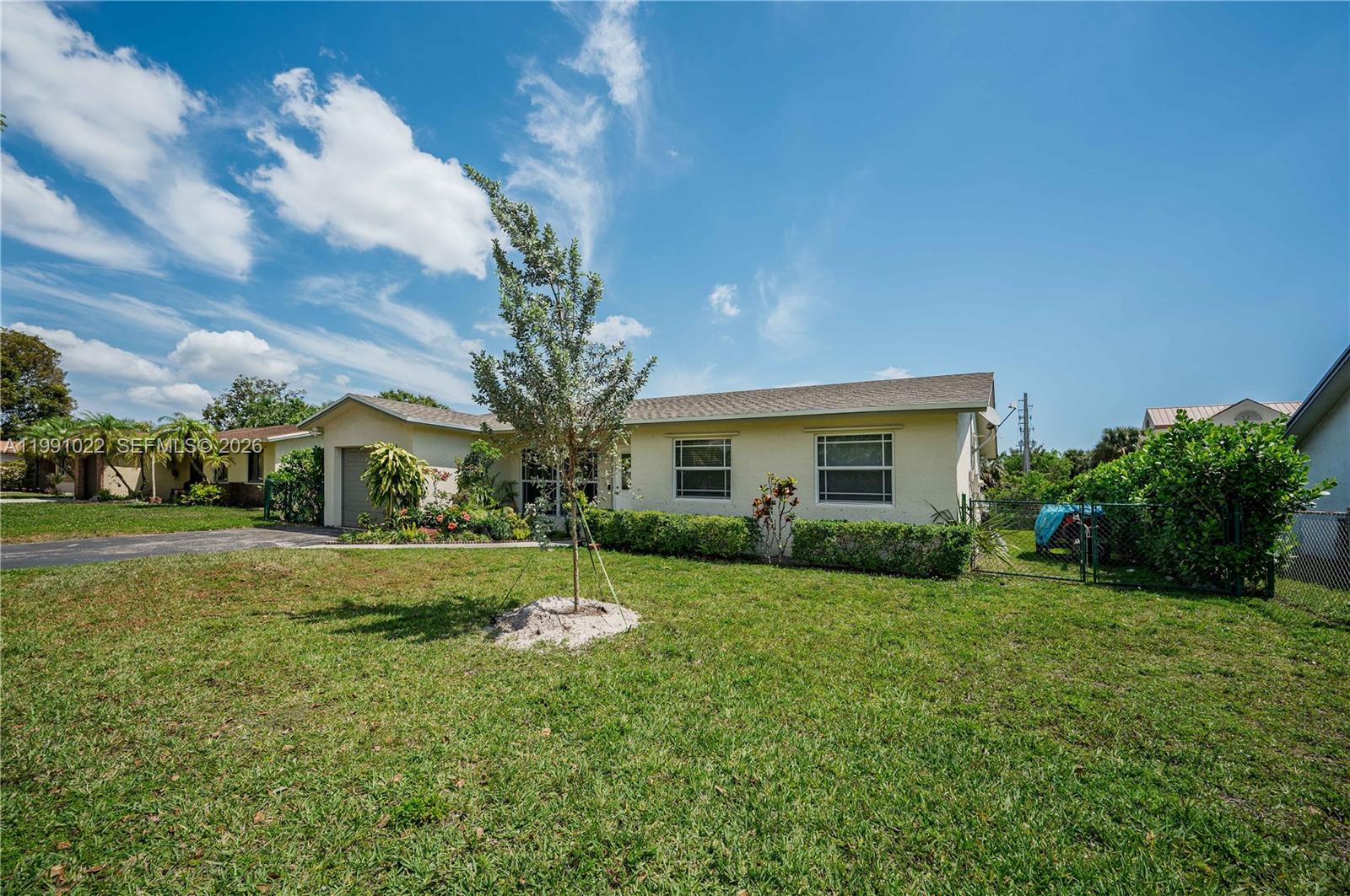 401 NW 83rd Way Pembroke Pines, FL 33024