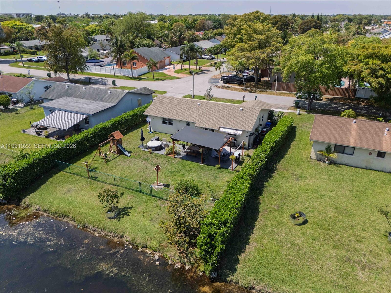 401 NW 83rd Way Pembroke Pines, FL 33024