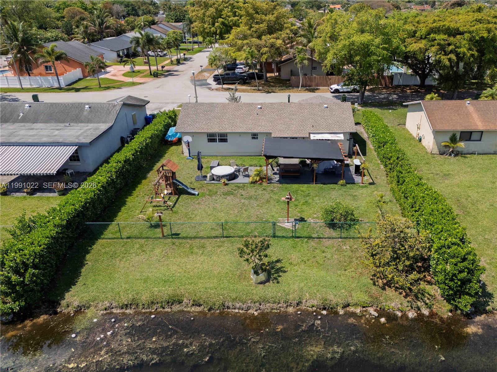 401 NW 83rd Way Pembroke Pines, FL 33024