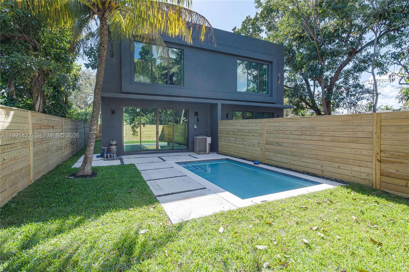 283 NW 52th St #283 Miami, FL 33127