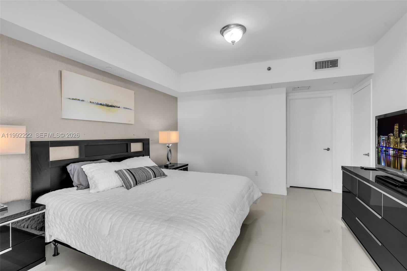 495 Brickell Ave #3708 Miami, FL 33131