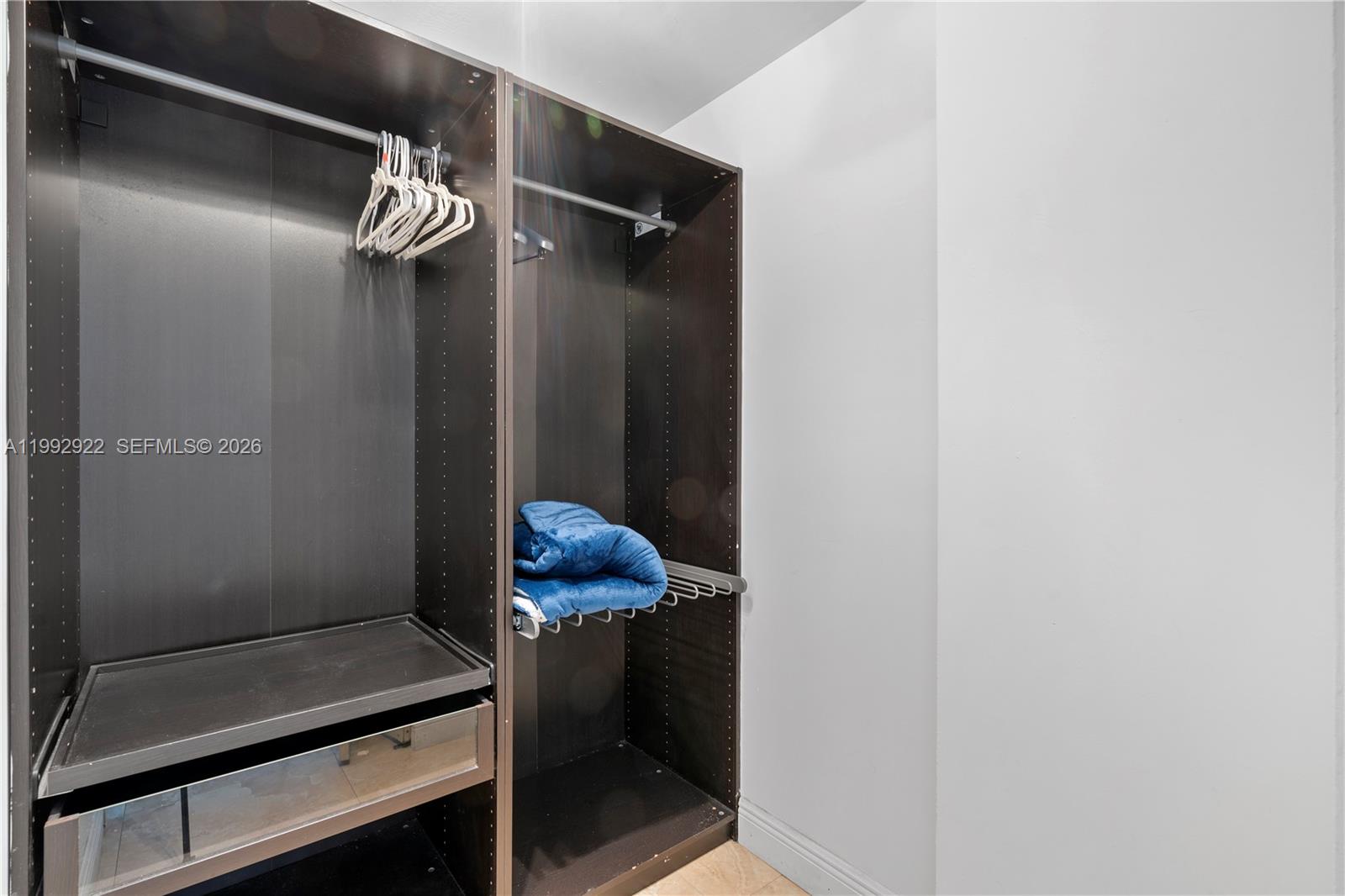 185 SE 14th Ter #2602 Miami, FL 33131