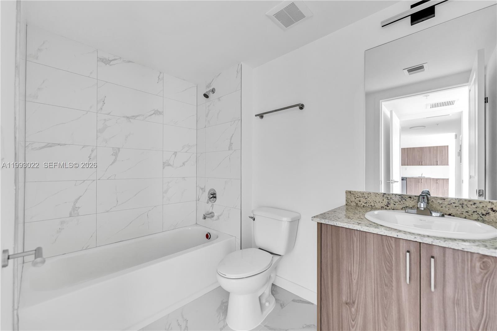 175 Nw 160th St #113 North Miami Beach, FL 33169