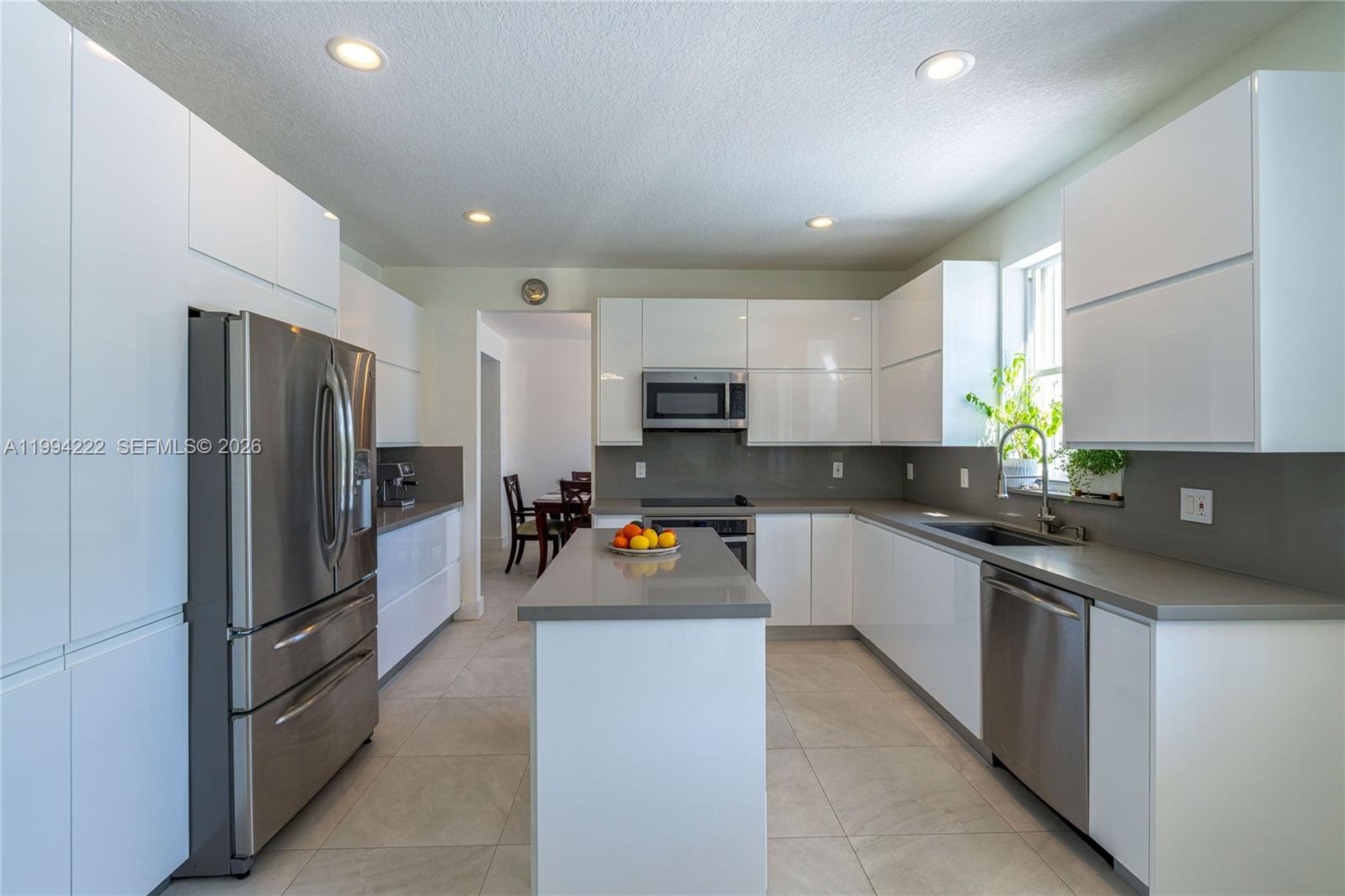 910 Sunflower Cir Weston, FL 33327