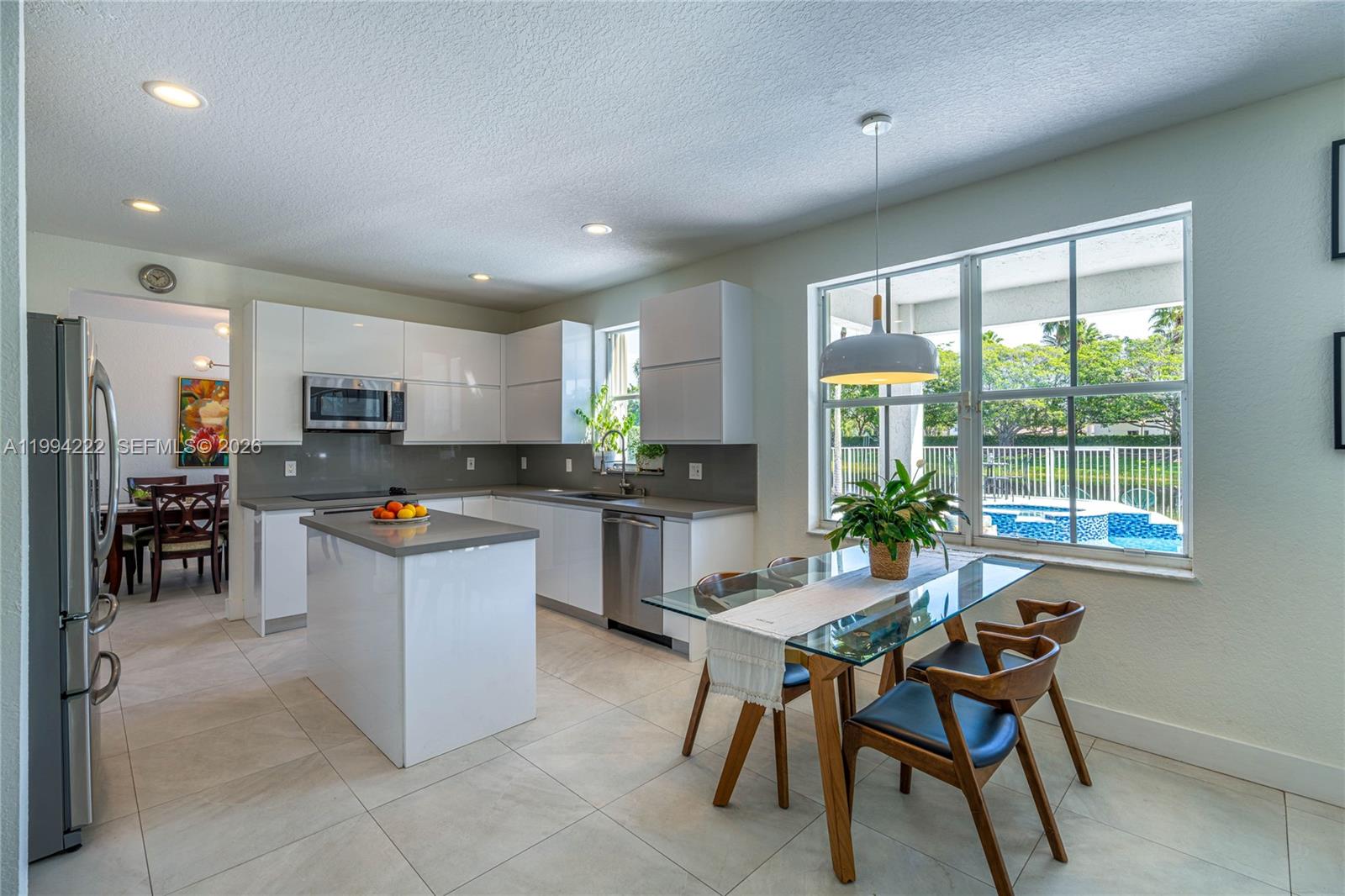 910 Sunflower Cir Weston, FL 33327