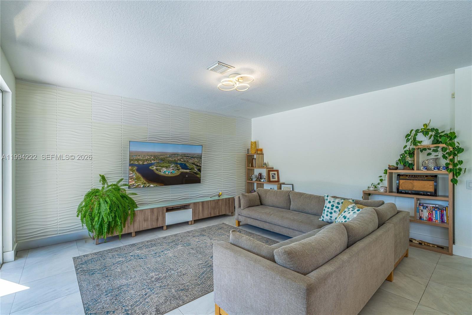 910 Sunflower Cir Weston, FL 33327