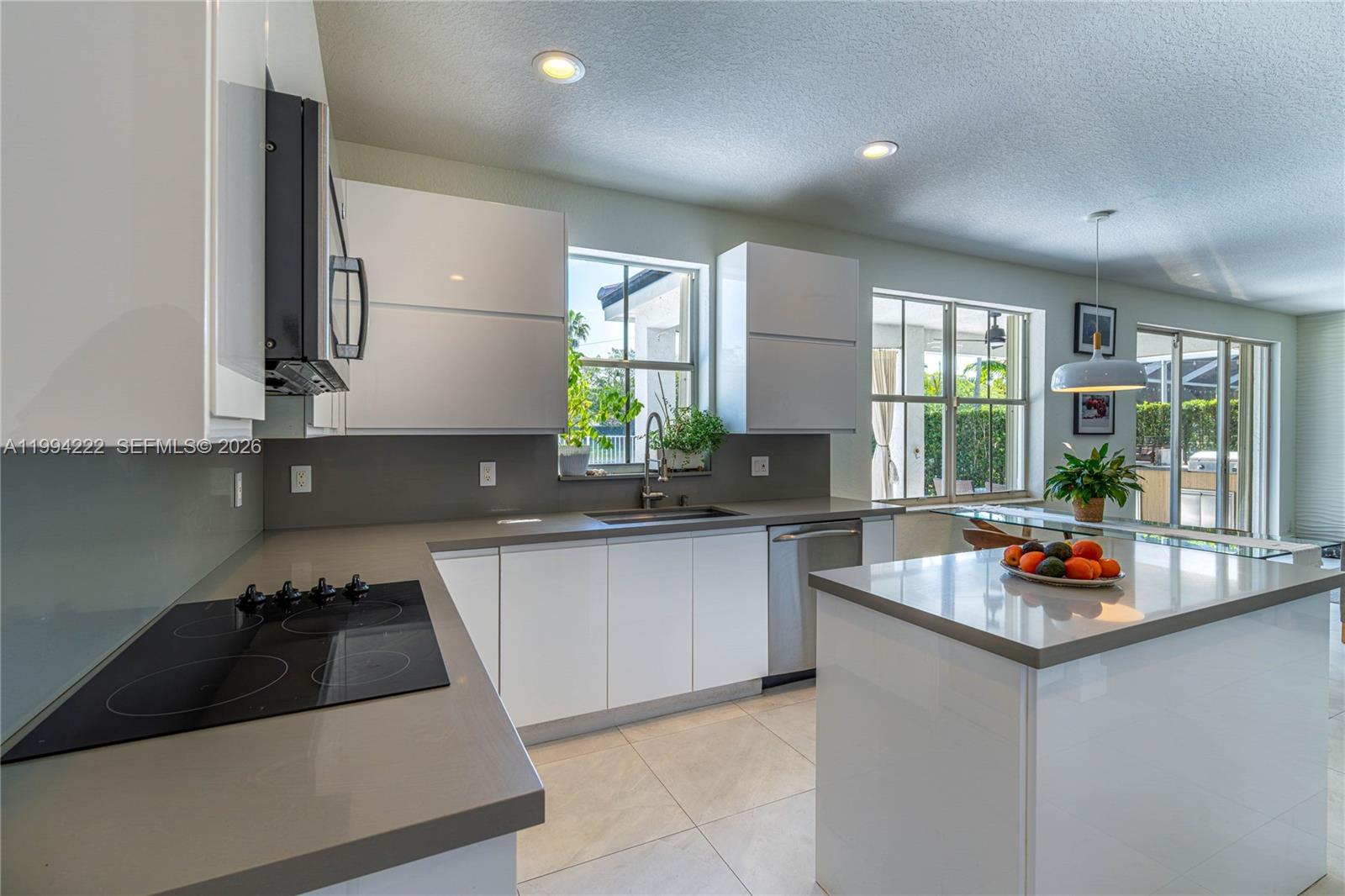 910 Sunflower Cir Weston, FL 33327