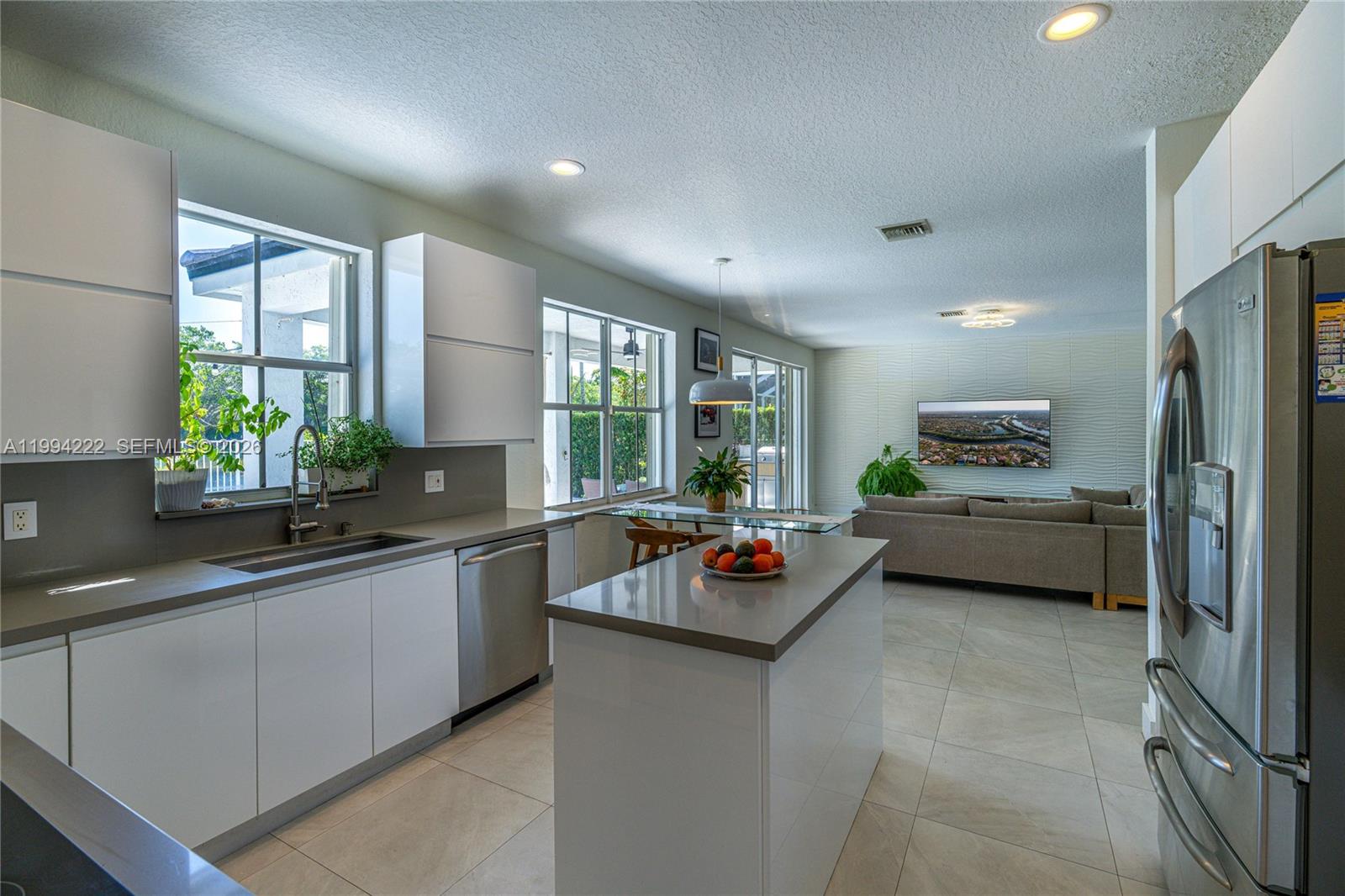 910 Sunflower Cir Weston, FL 33327