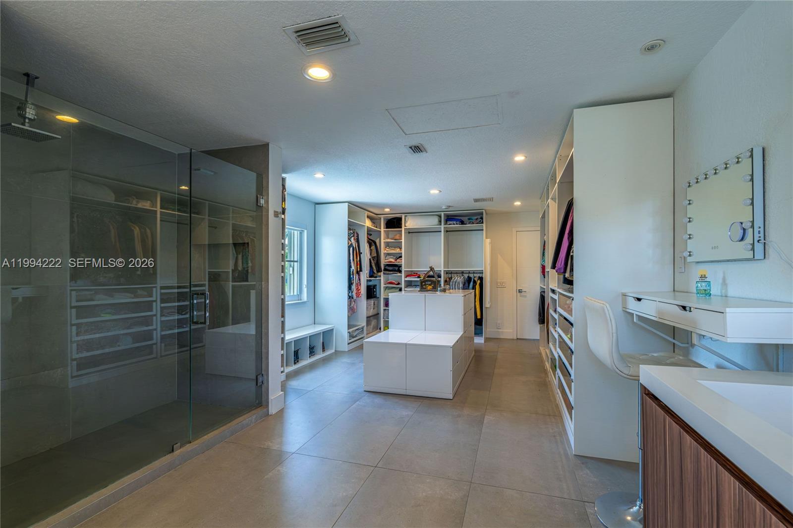 910 Sunflower Cir Weston, FL 33327