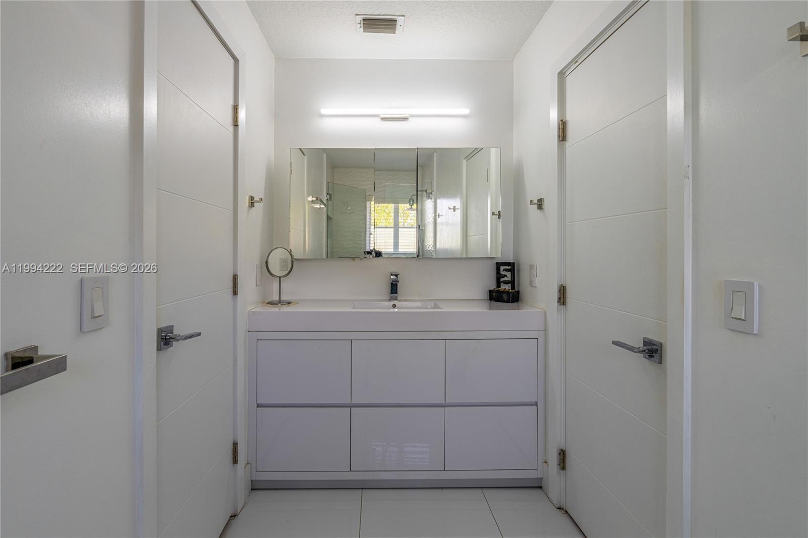 910 Sunflower Cir Weston, FL 33327