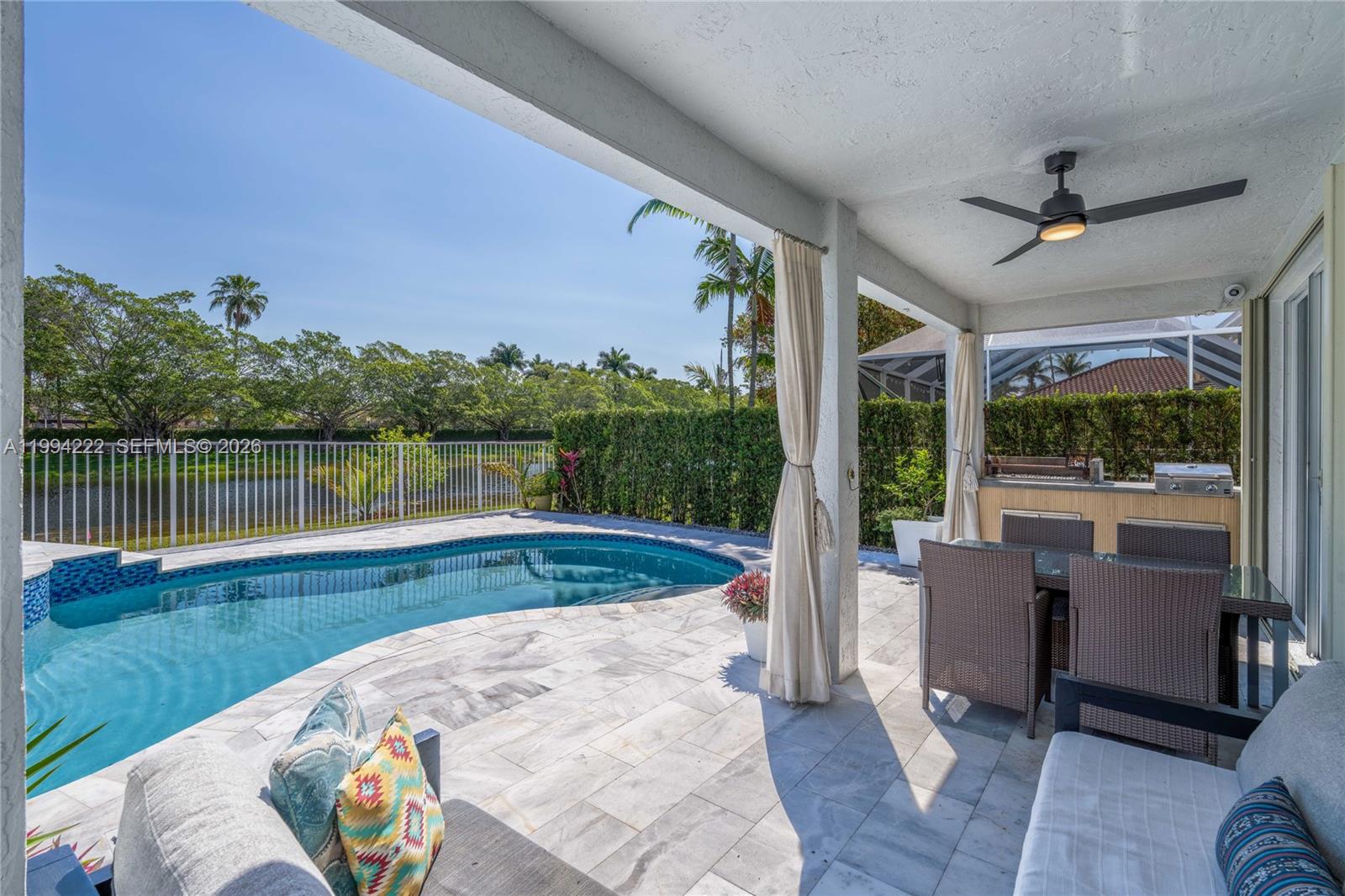 910 Sunflower Cir Weston, FL 33327