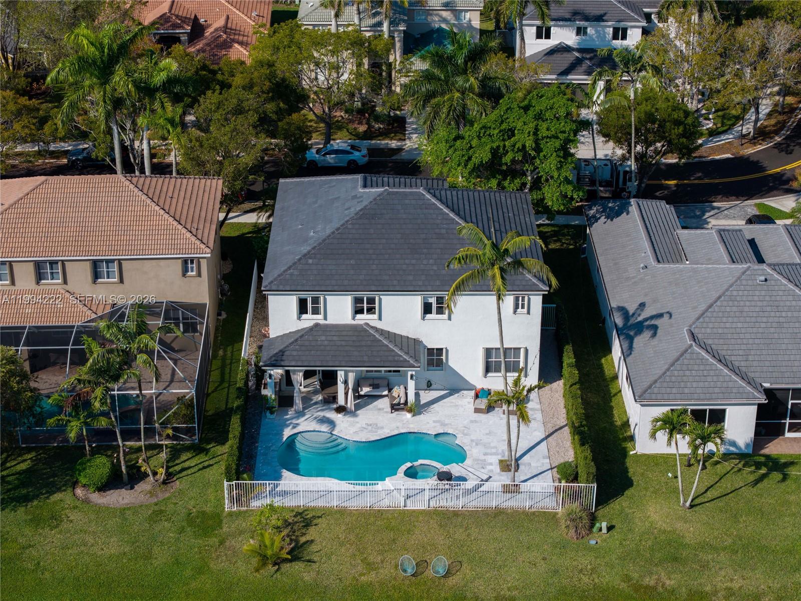 910 Sunflower Cir Weston, FL 33327