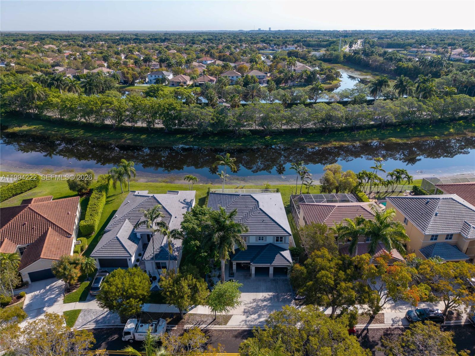 910 Sunflower Cir Weston, FL 33327