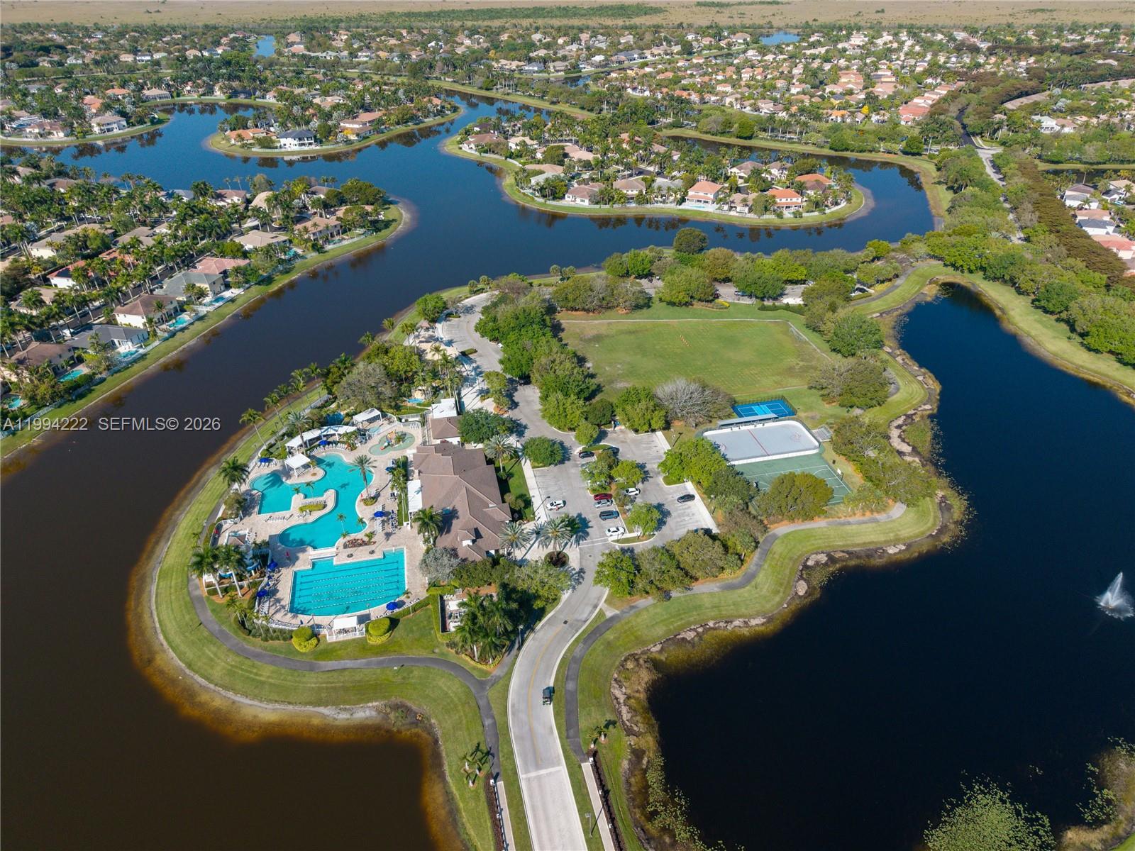 910 Sunflower Cir Weston, FL 33327