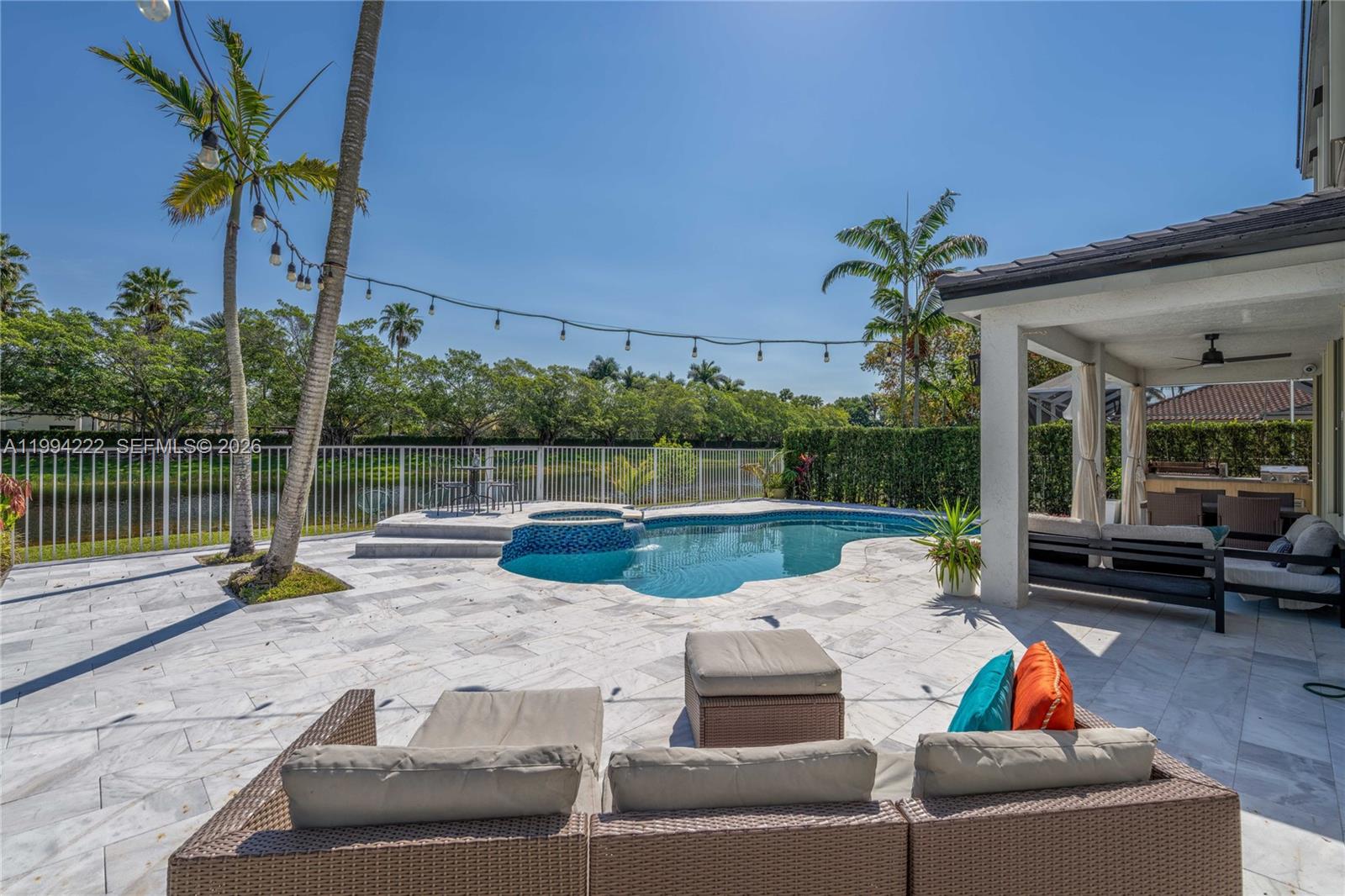 910 Sunflower Cir Weston, FL 33327