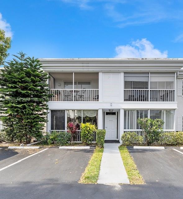 6259 Bay Clb Dr #3