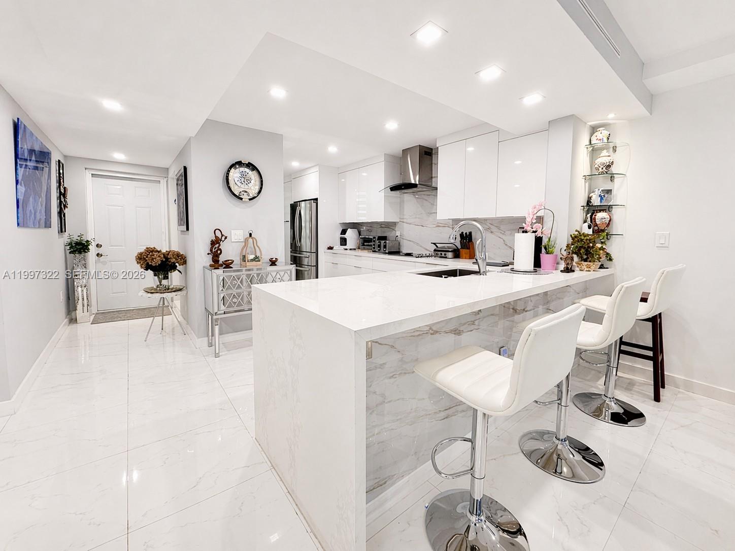 2370 NE 135th St #405 North Miami, FL 33181