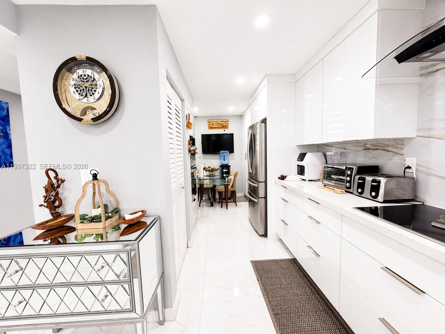 2370 NE 135th St #405 North Miami, FL 33181