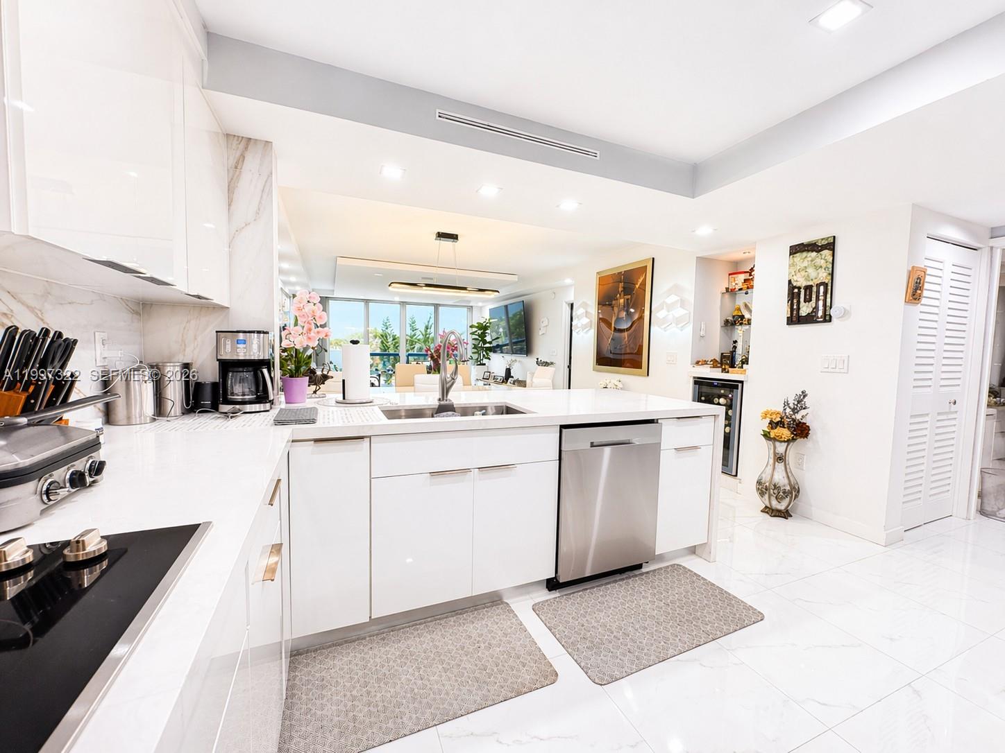 2370 NE 135th St #405 North Miami, FL 33181