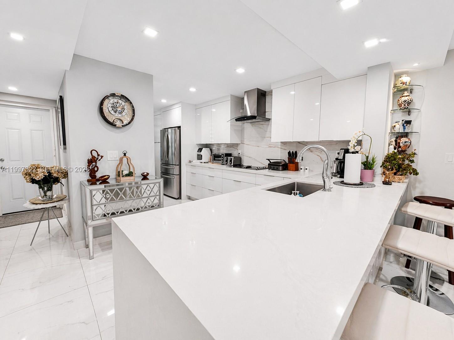 2370 NE 135th St #405 North Miami, FL 33181