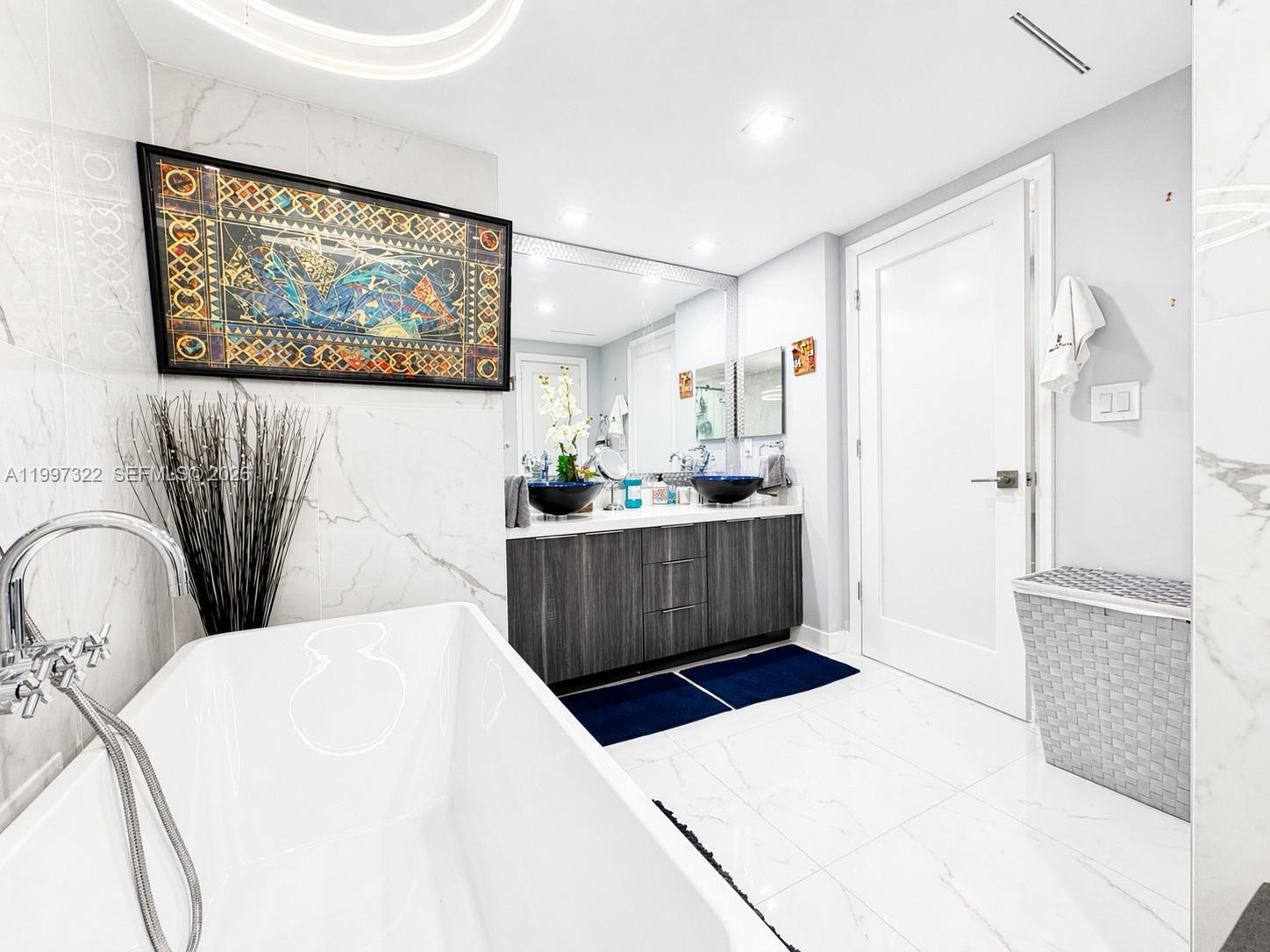 2370 NE 135th St #405 North Miami, FL 33181