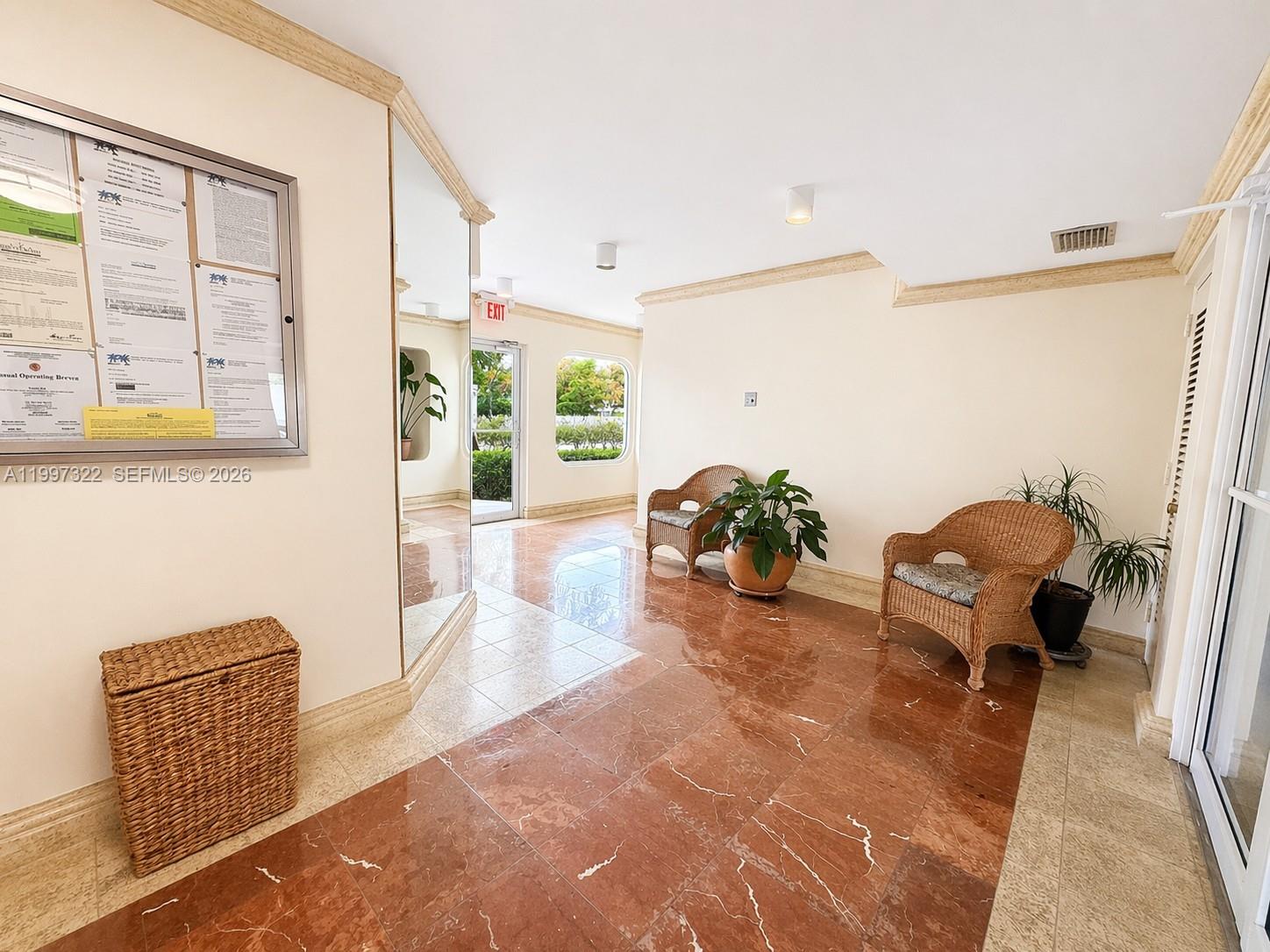 2370 NE 135th St #405 North Miami, FL 33181