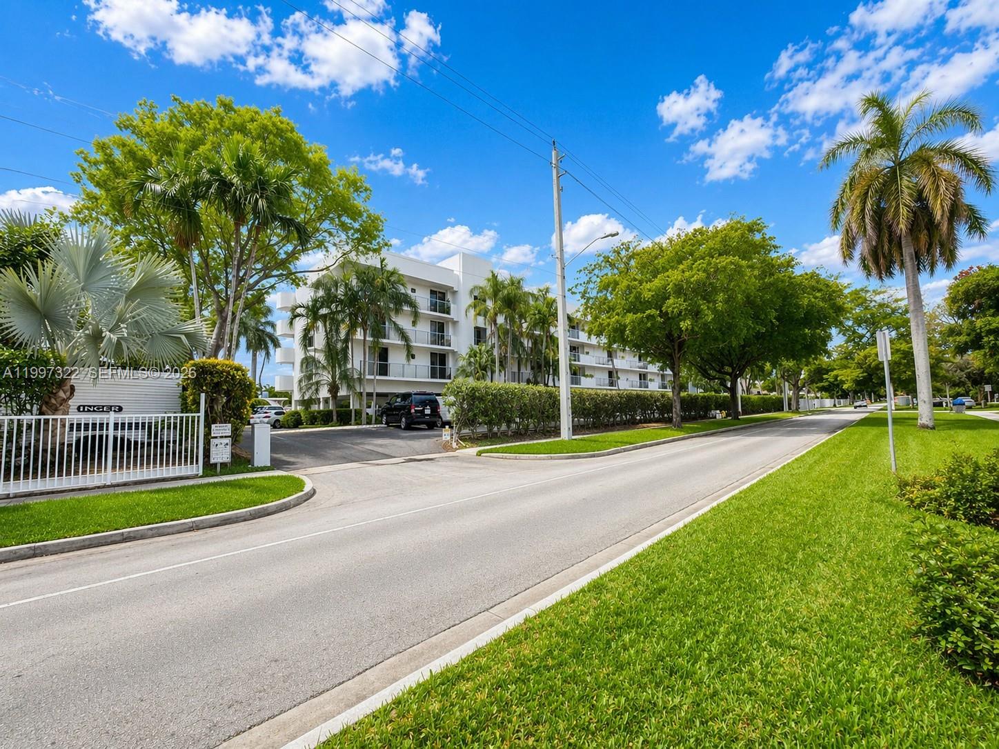 2370 NE 135th St #405 North Miami, FL 33181