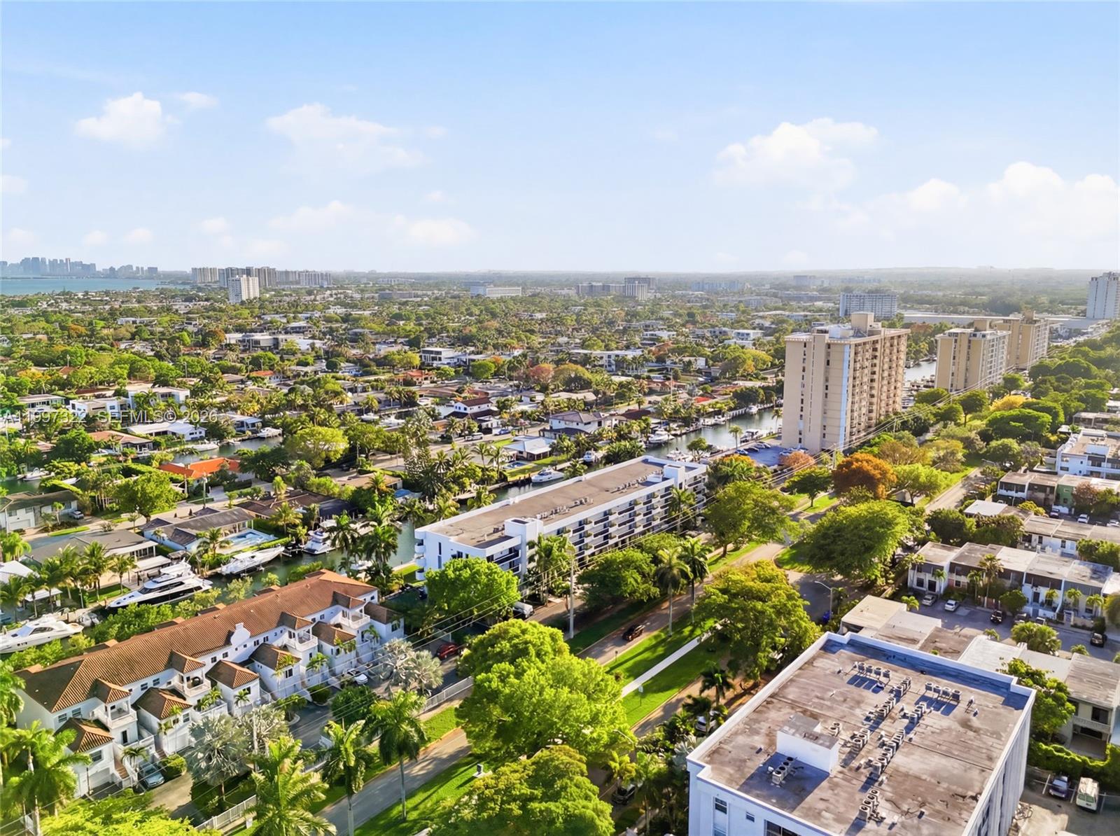 2370 NE 135th St #405 North Miami, FL 33181