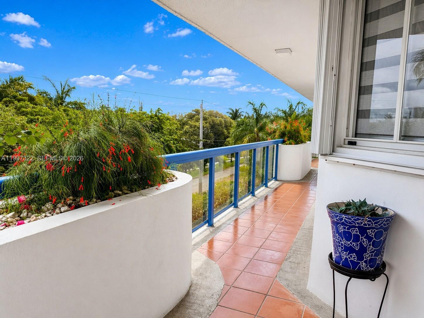 2370 NE 135th St #405 North Miami, FL 33181