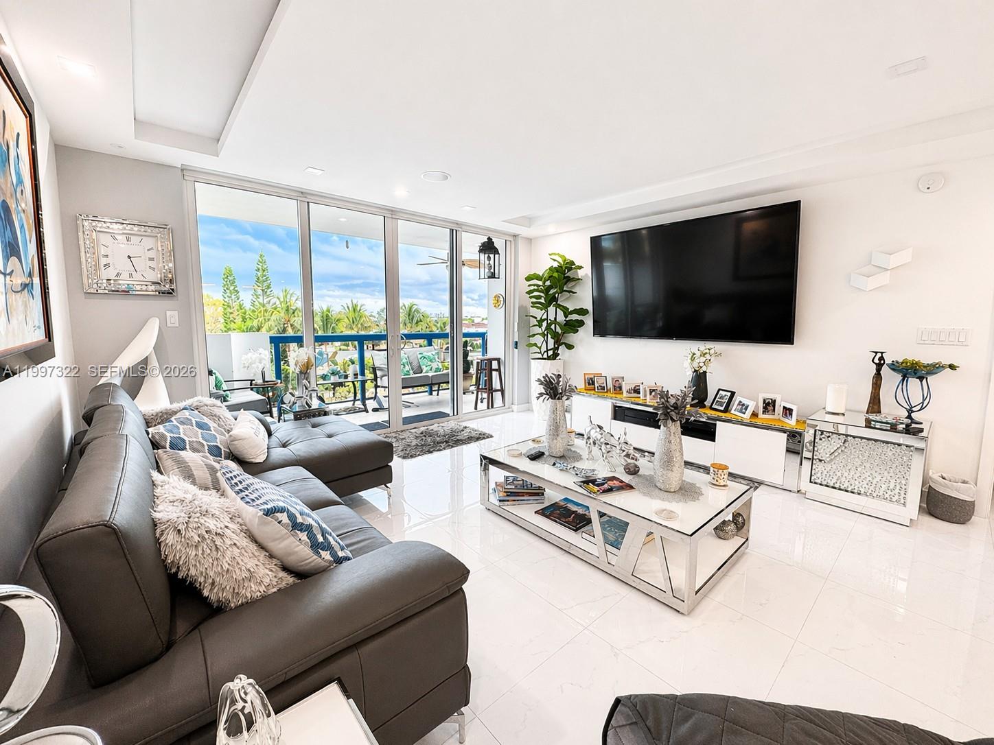 2370 NE 135th St #405 North Miami, FL 33181