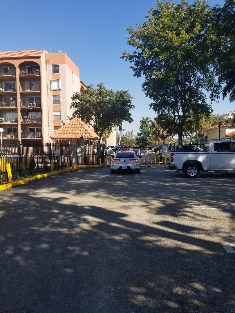 5201 NW 7th St #609W