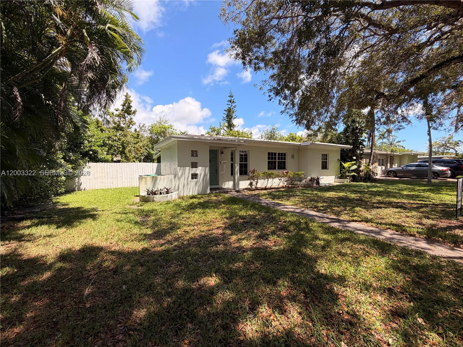 5765 SW 48th St Miami, FL 33155