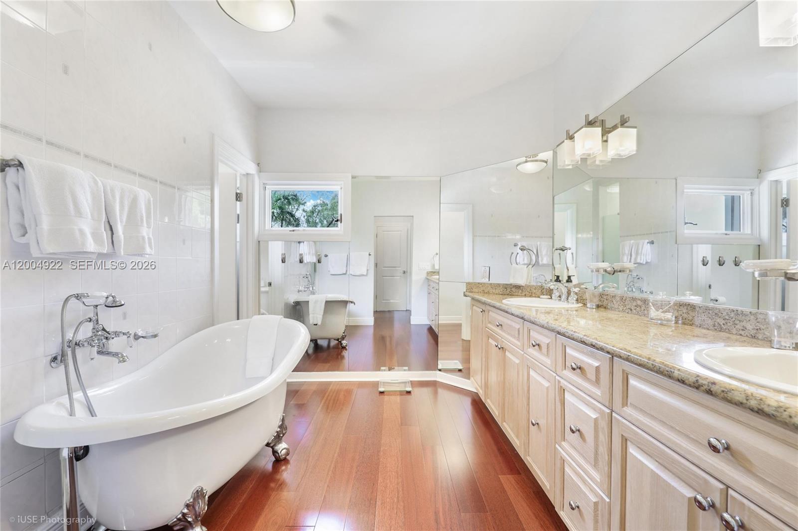 2449 S Bayshore Dr Miami, FL 33133