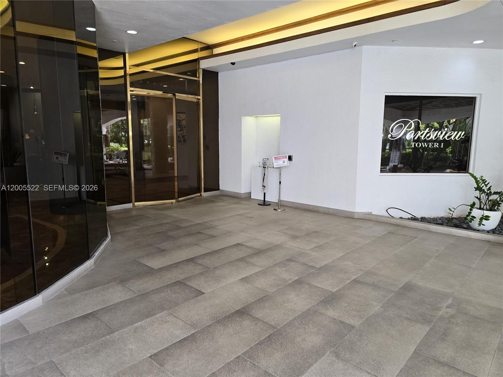 3610 Yacht Clb Dr #1016