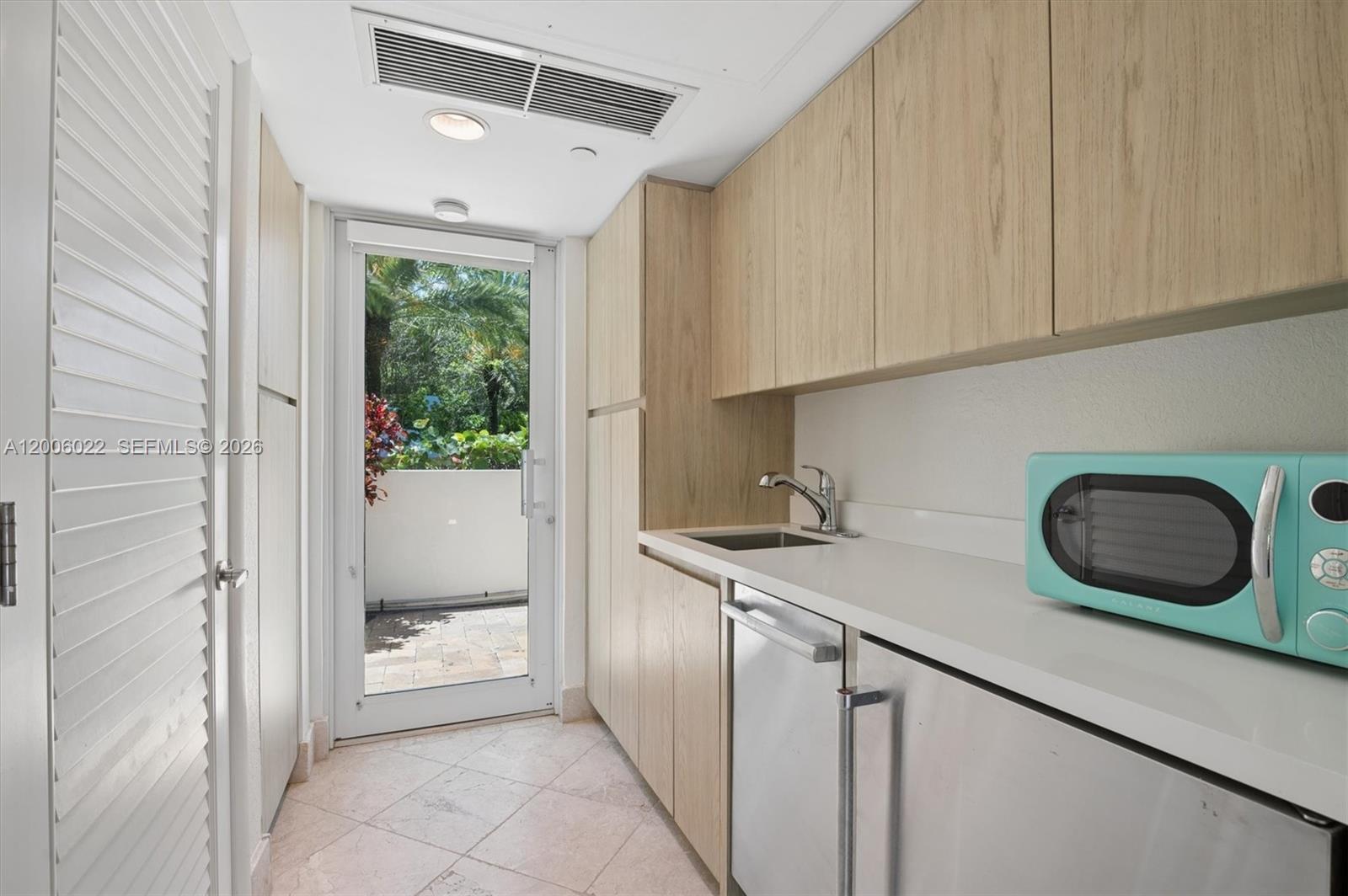 100 S Pointe #CABANA 14 Miami Beach, FL 33139