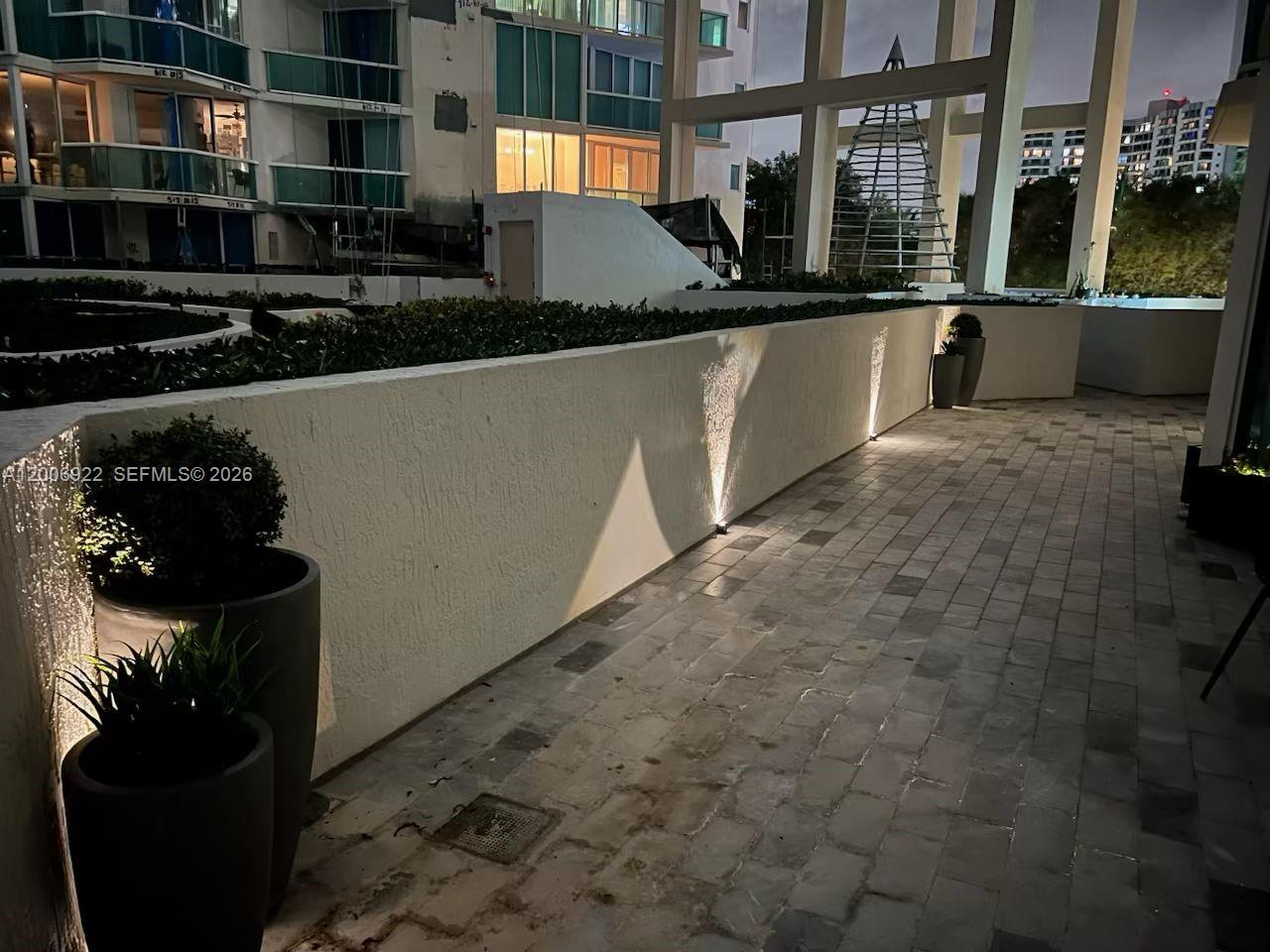 3370 Hidden Bay Dr #409 Aventura, FL 33180