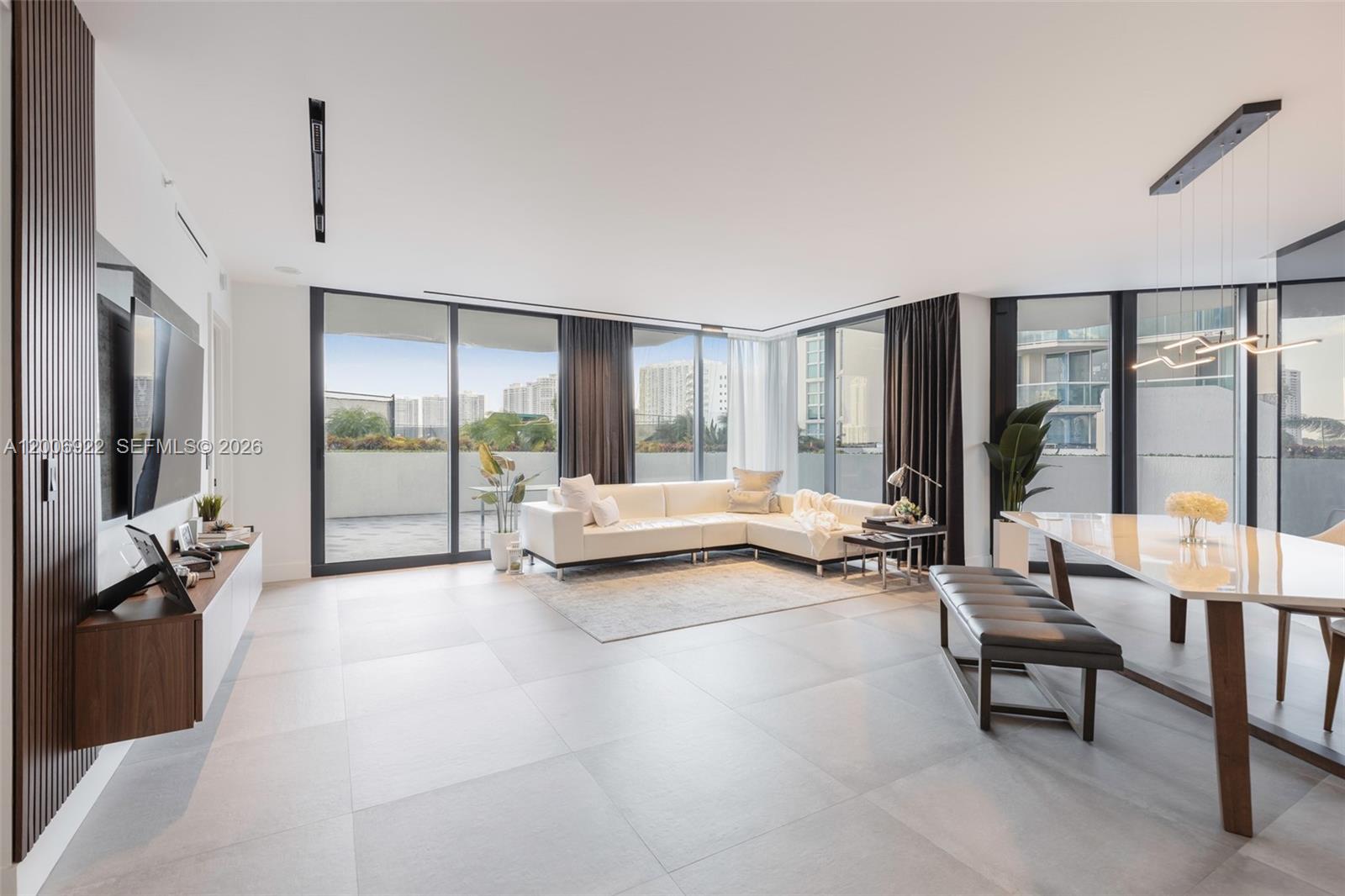 3370 Hidden Bay Dr #409 Aventura, FL 33180