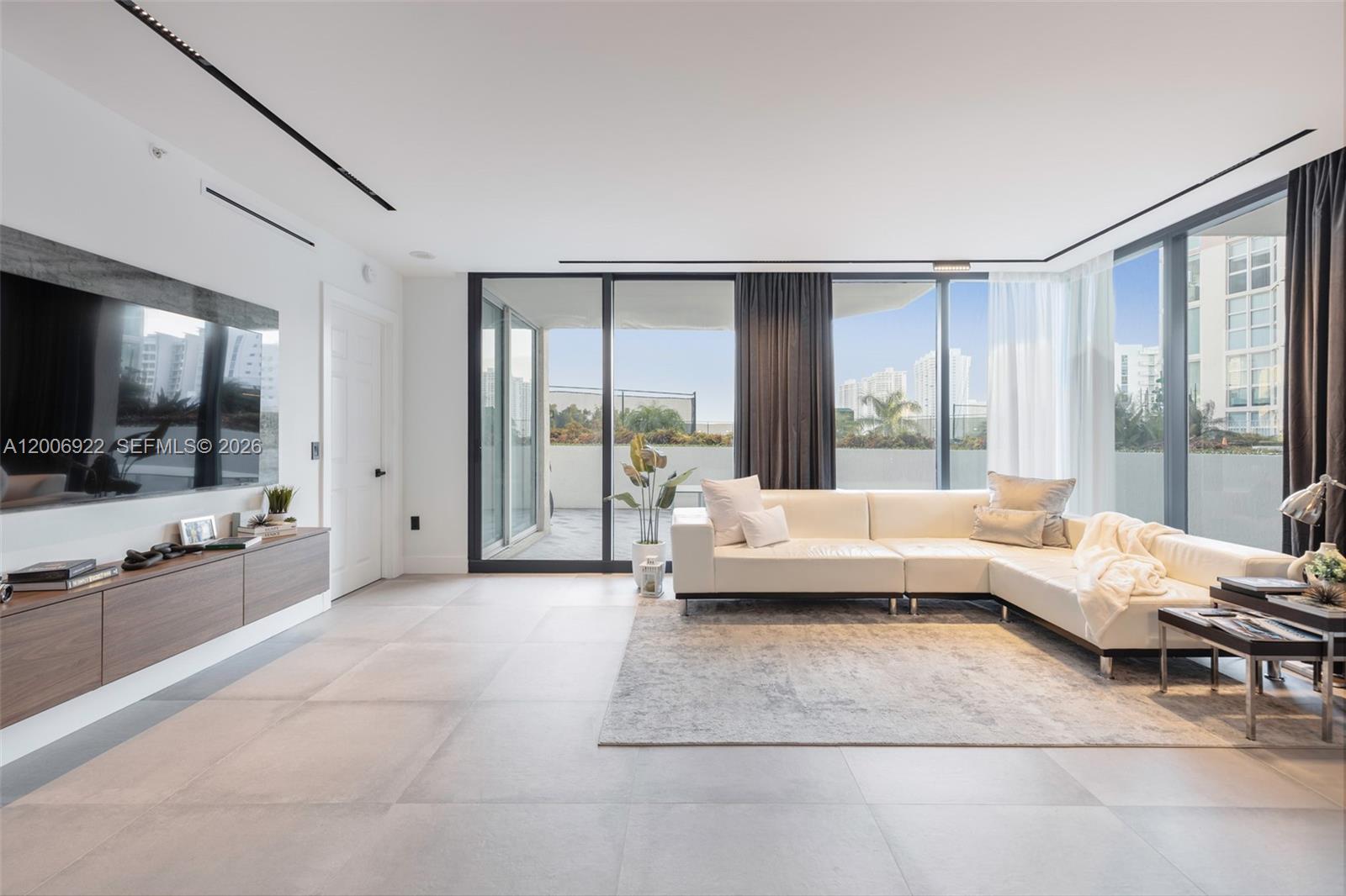 3370 Hidden Bay Dr #409 Aventura, FL 33180