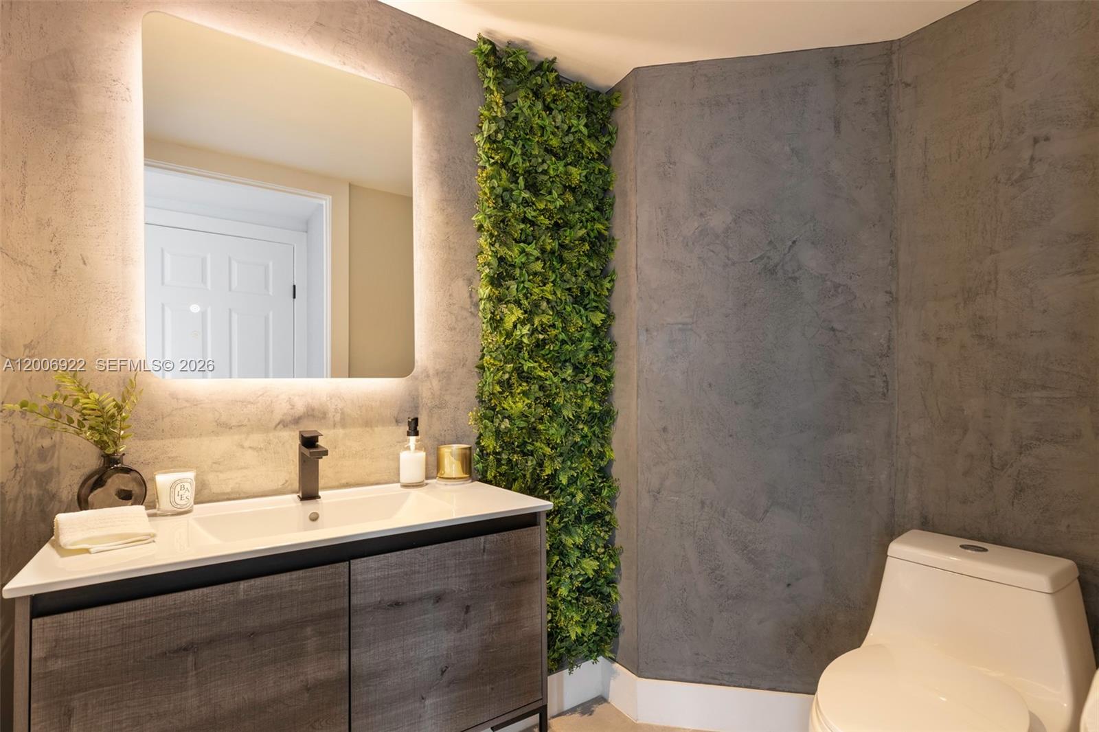 3370 Hidden Bay Dr #409 Aventura, FL 33180