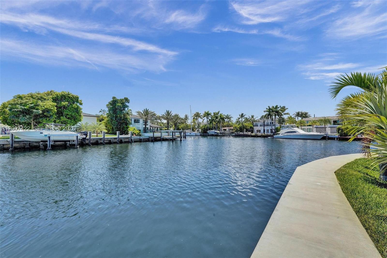 455 Paradise Isle Blvd #104 Hallandale Beach, FL 33009