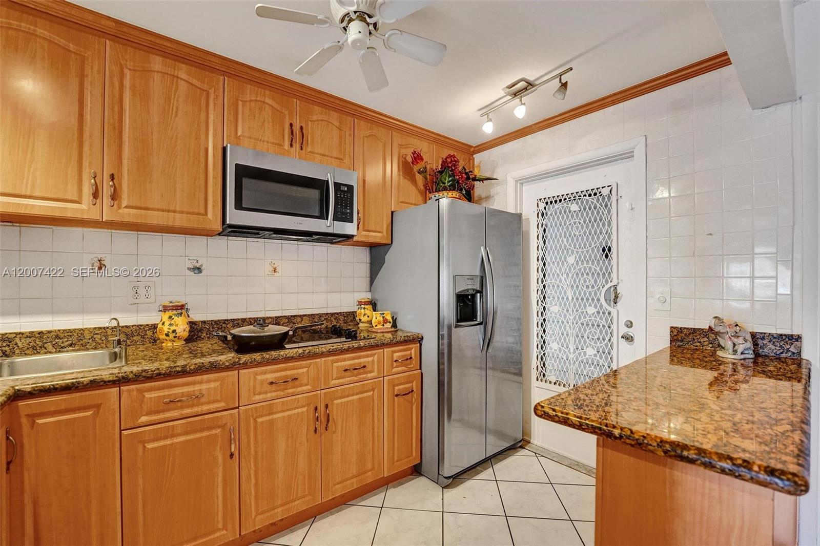 455 Paradise Isle Blvd #104 Hallandale Beach, FL 33009