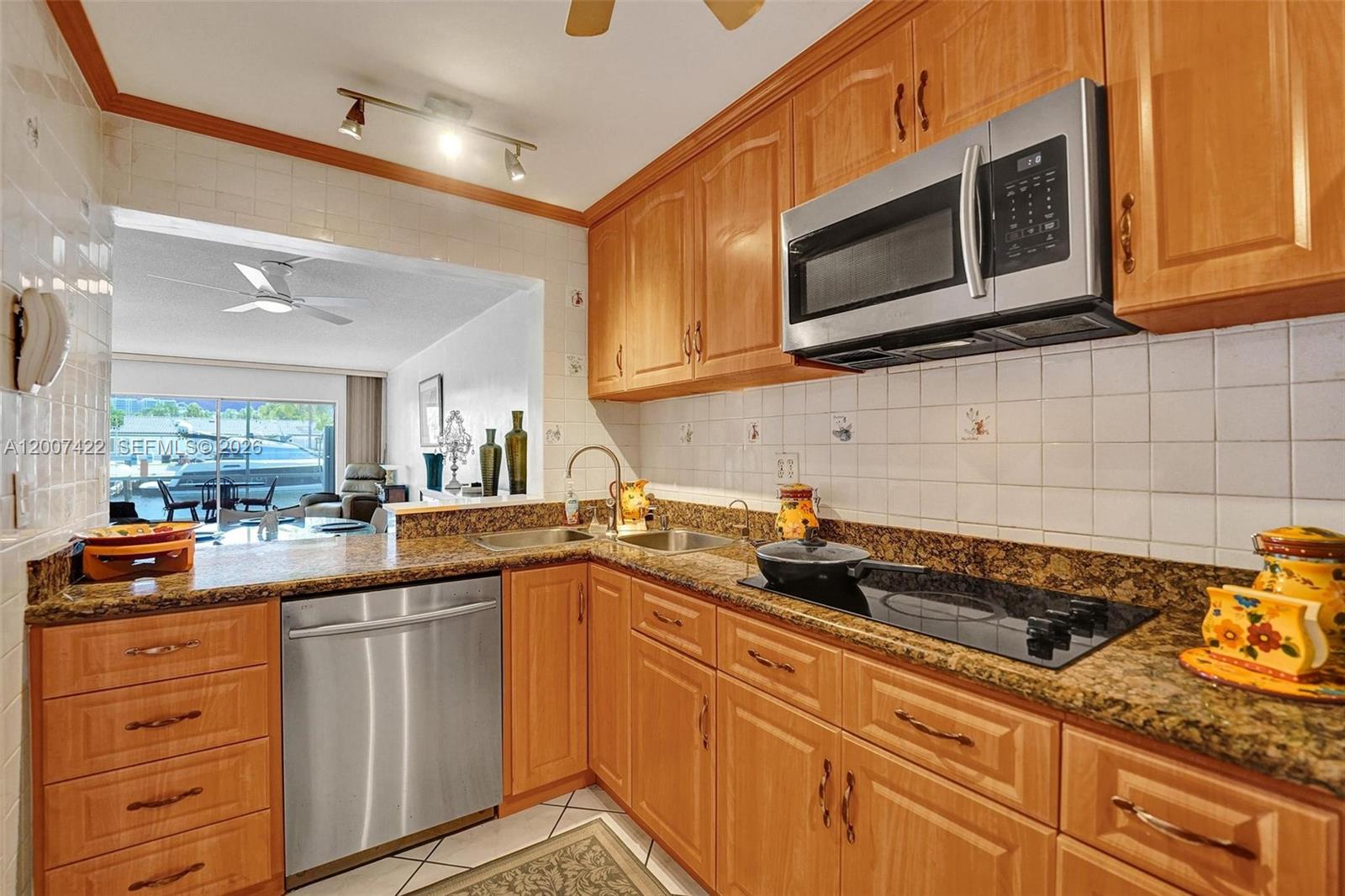 455 Paradise Isle Blvd #104 Hallandale Beach, FL 33009