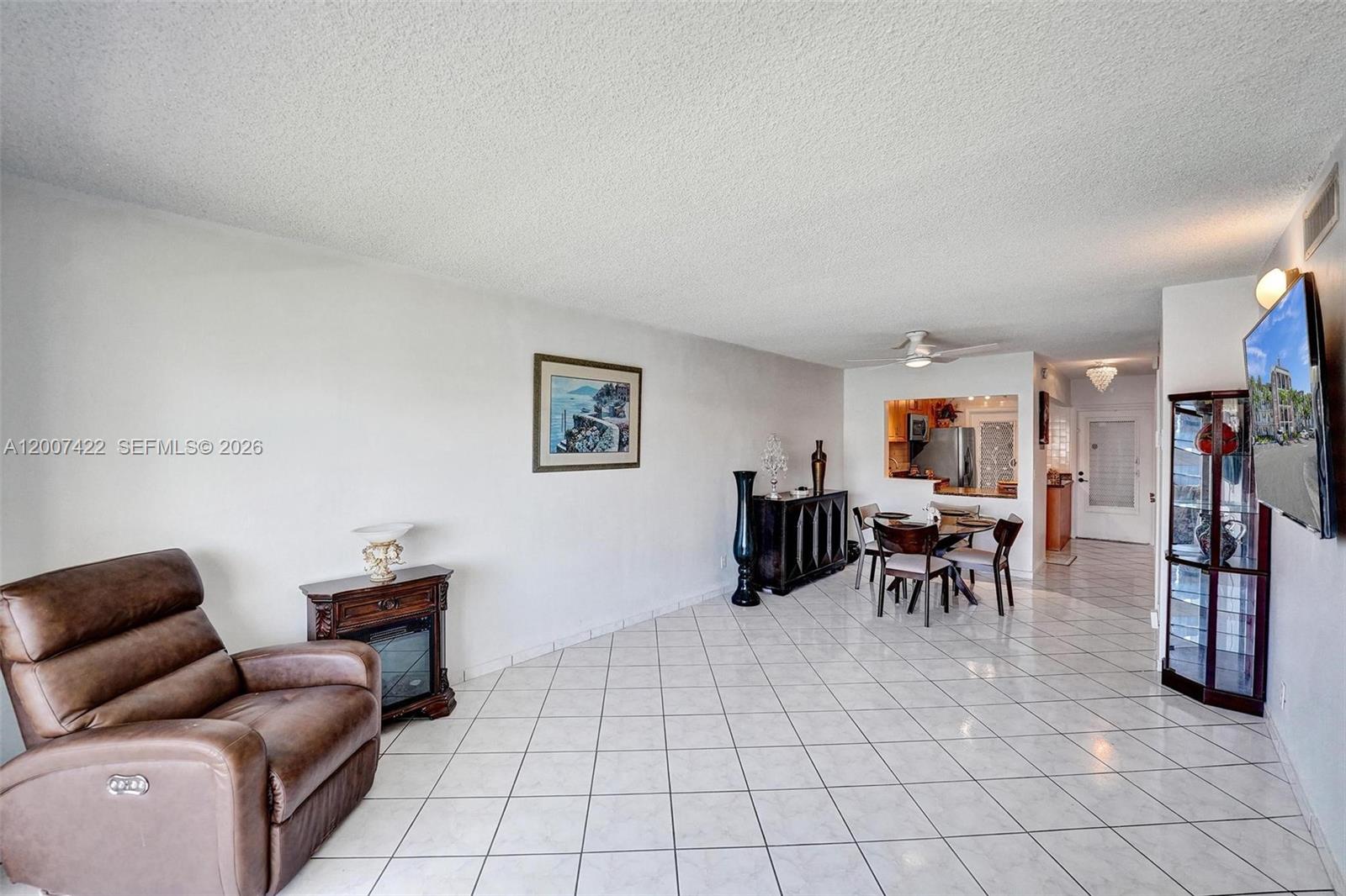 455 Paradise Isle Blvd #104 Hallandale Beach, FL 33009