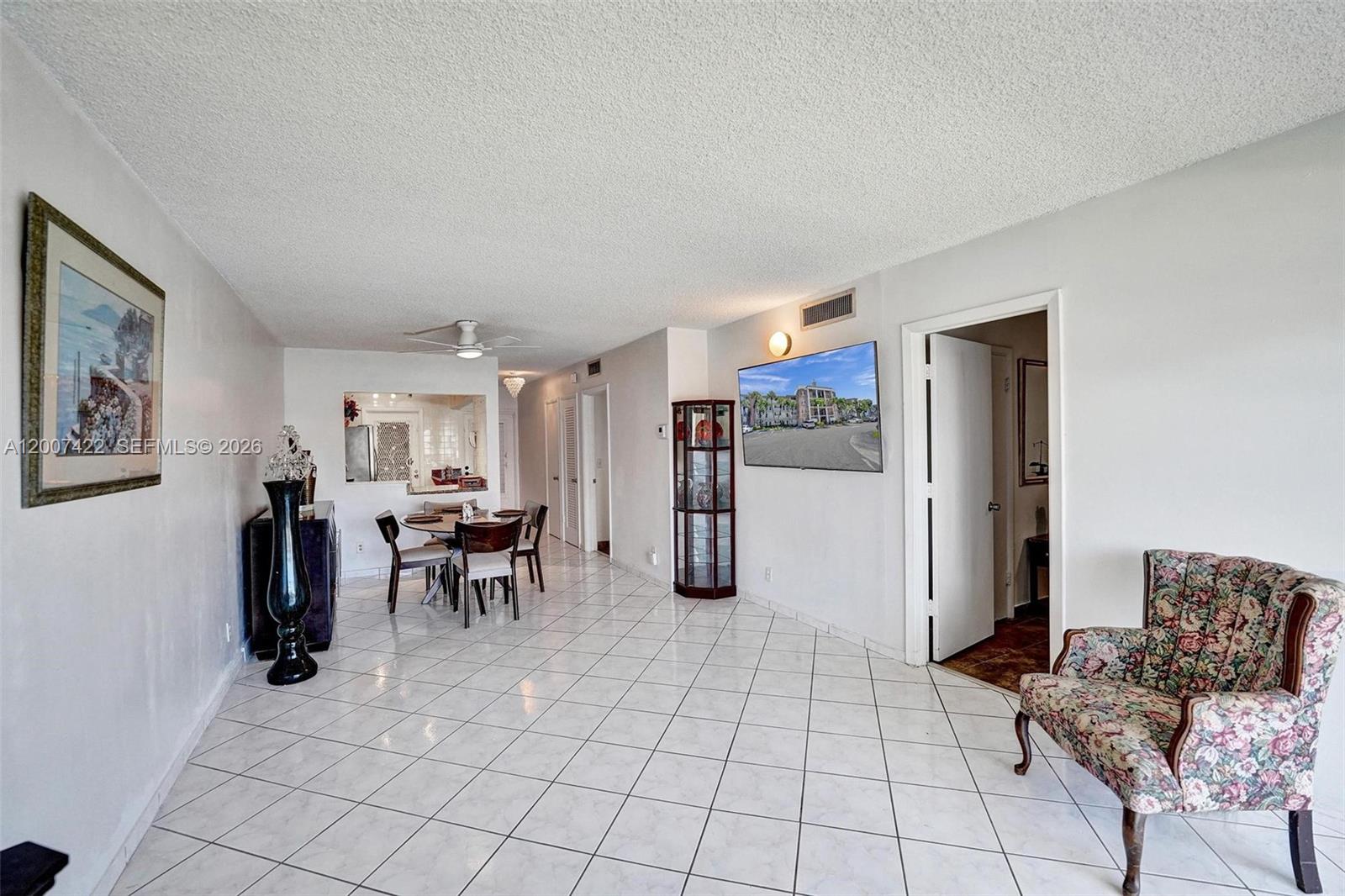 455 Paradise Isle Blvd #104 Hallandale Beach, FL 33009