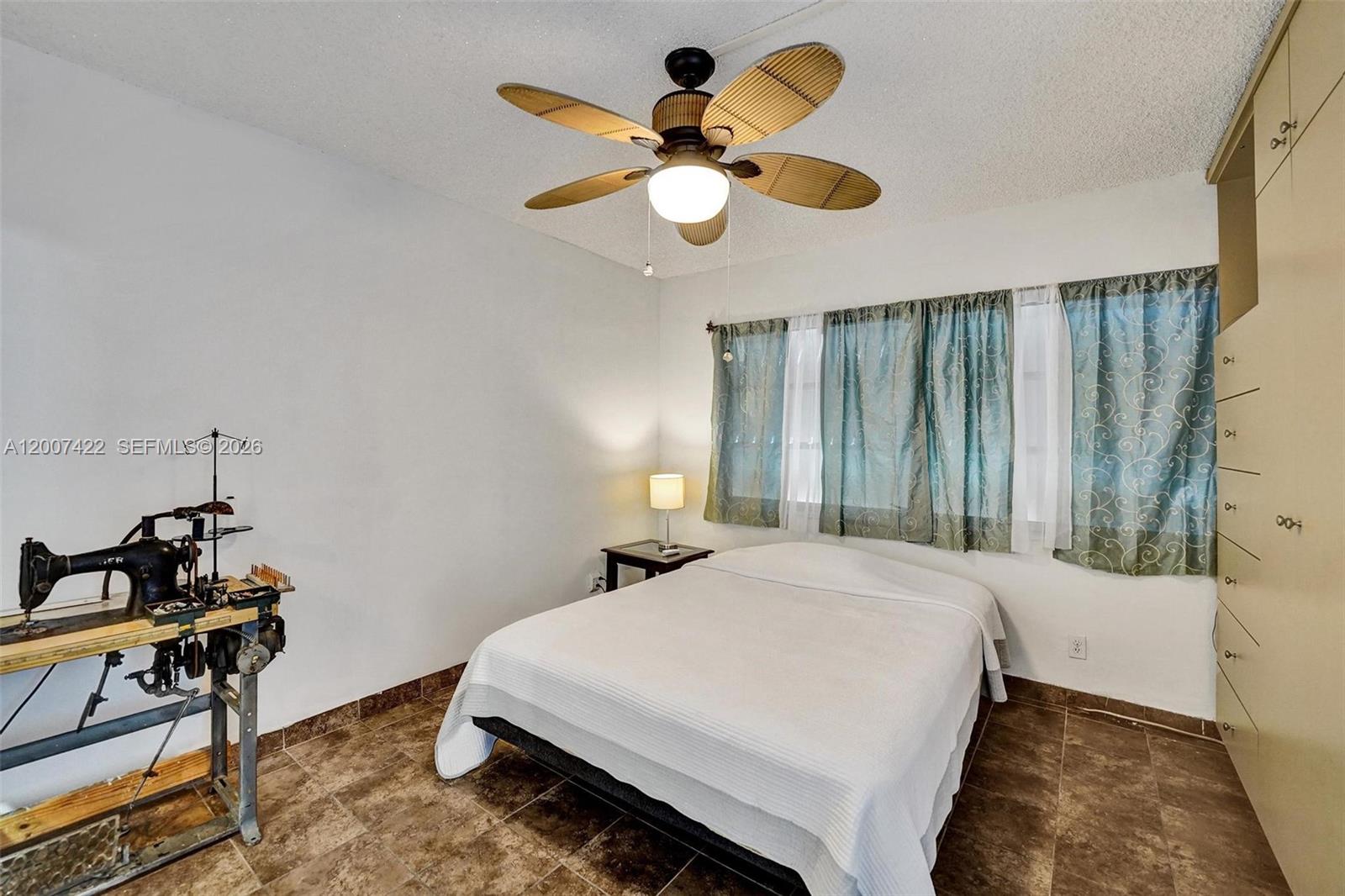455 Paradise Isle Blvd #104 Hallandale Beach, FL 33009