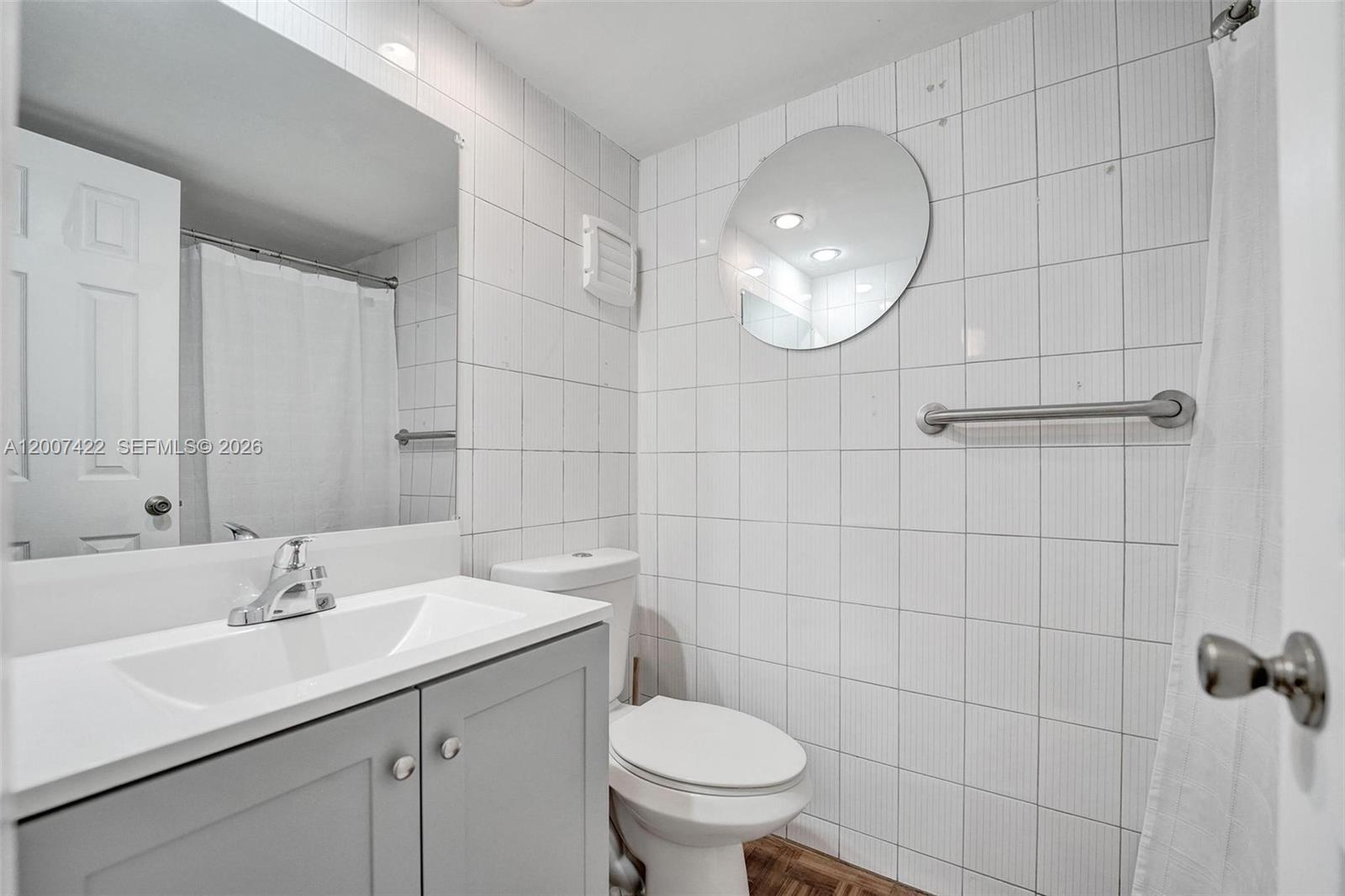 455 Paradise Isle Blvd #104 Hallandale Beach, FL 33009